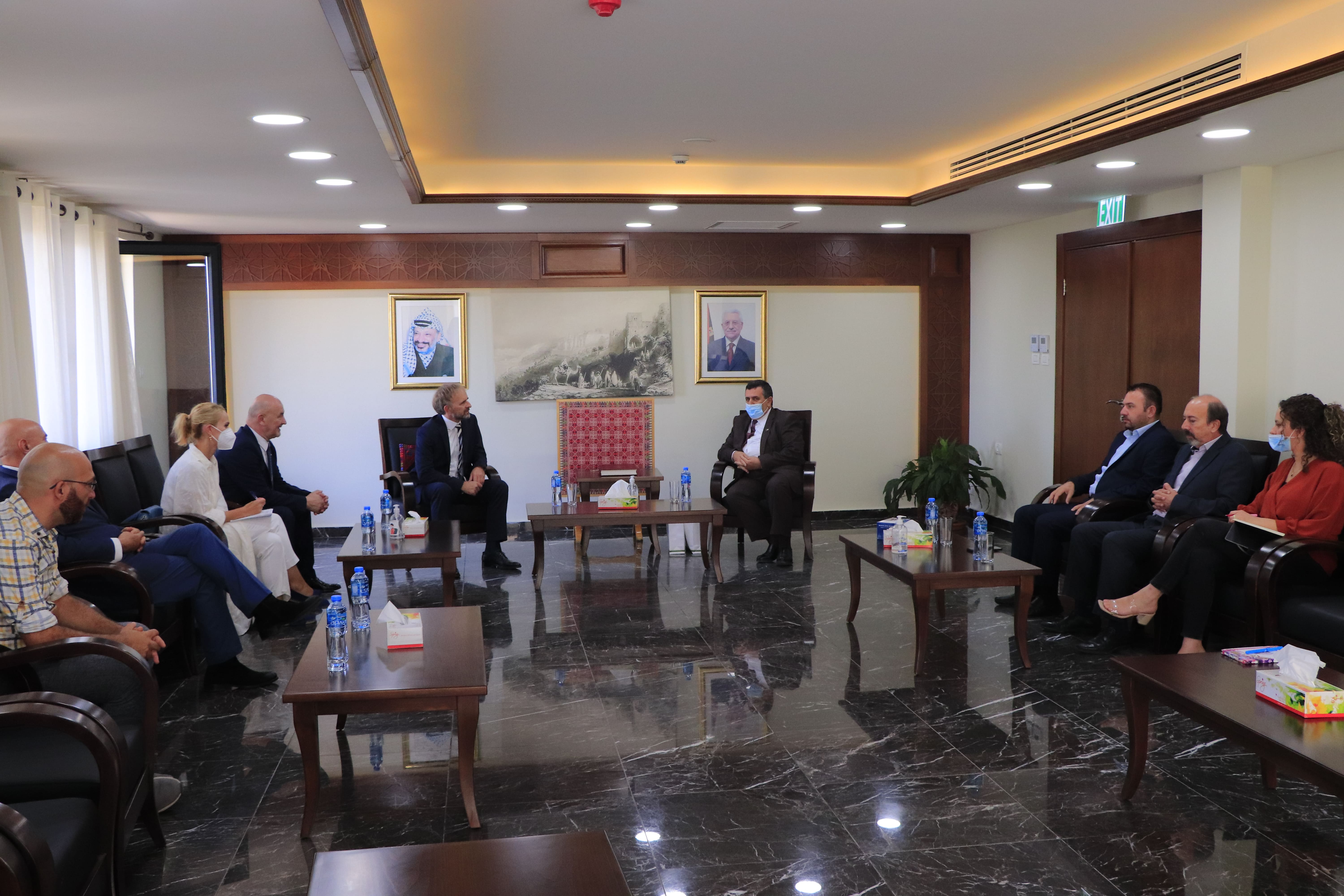 خلال استقباله للأمين العام لوزارة الخارجية البوسنية:  سلمان يُرحّب بإنشاء علاقة توأمة بين مدينتي بيت لحم وموستا في البوسنة والهرسك