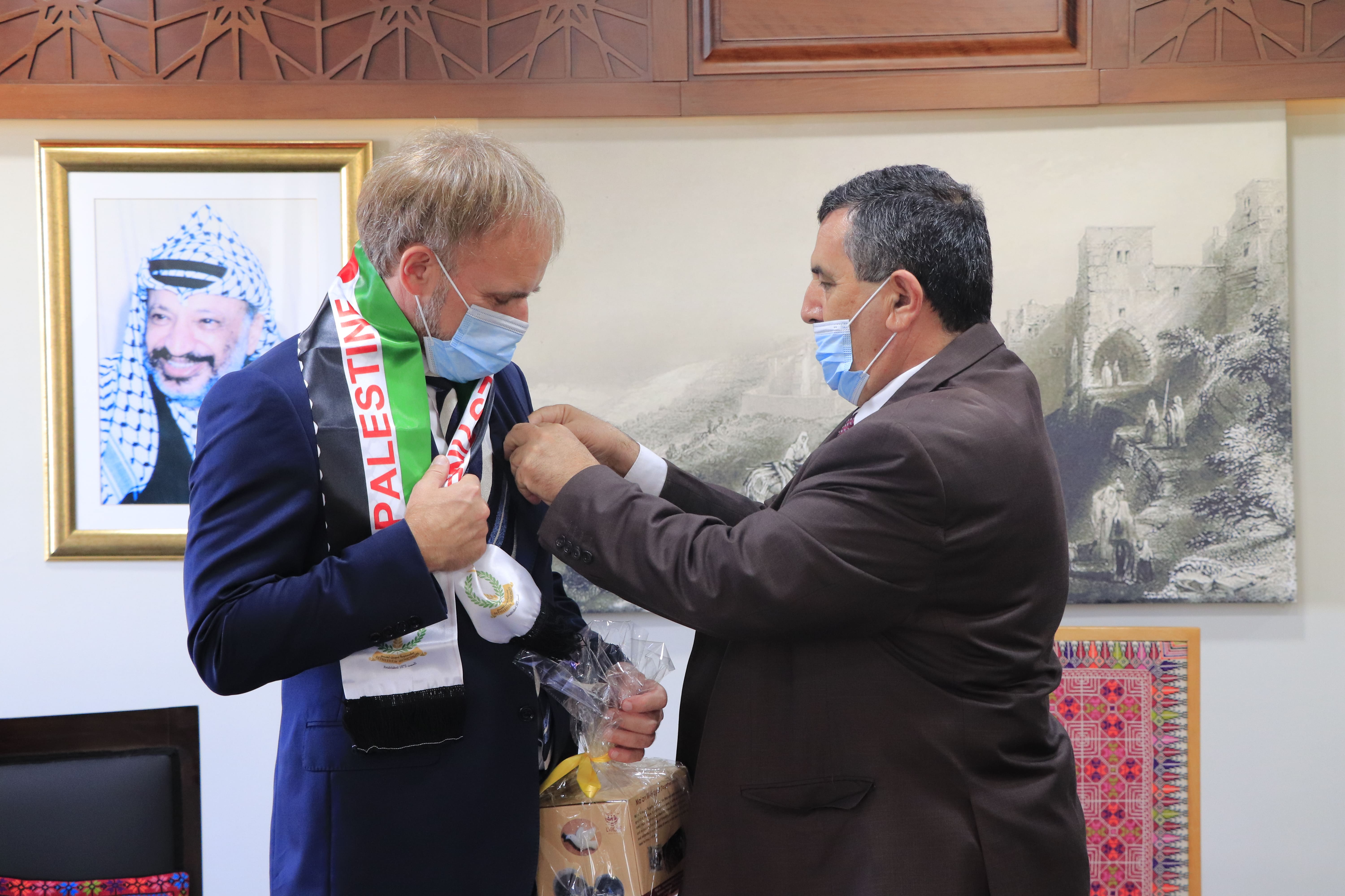 خلال استقباله للأمين العام لوزارة الخارجية البوسنية:  سلمان يُرحّب بإنشاء علاقة توأمة بين مدينتي بيت لحم وموستا في البوسنة والهرسك