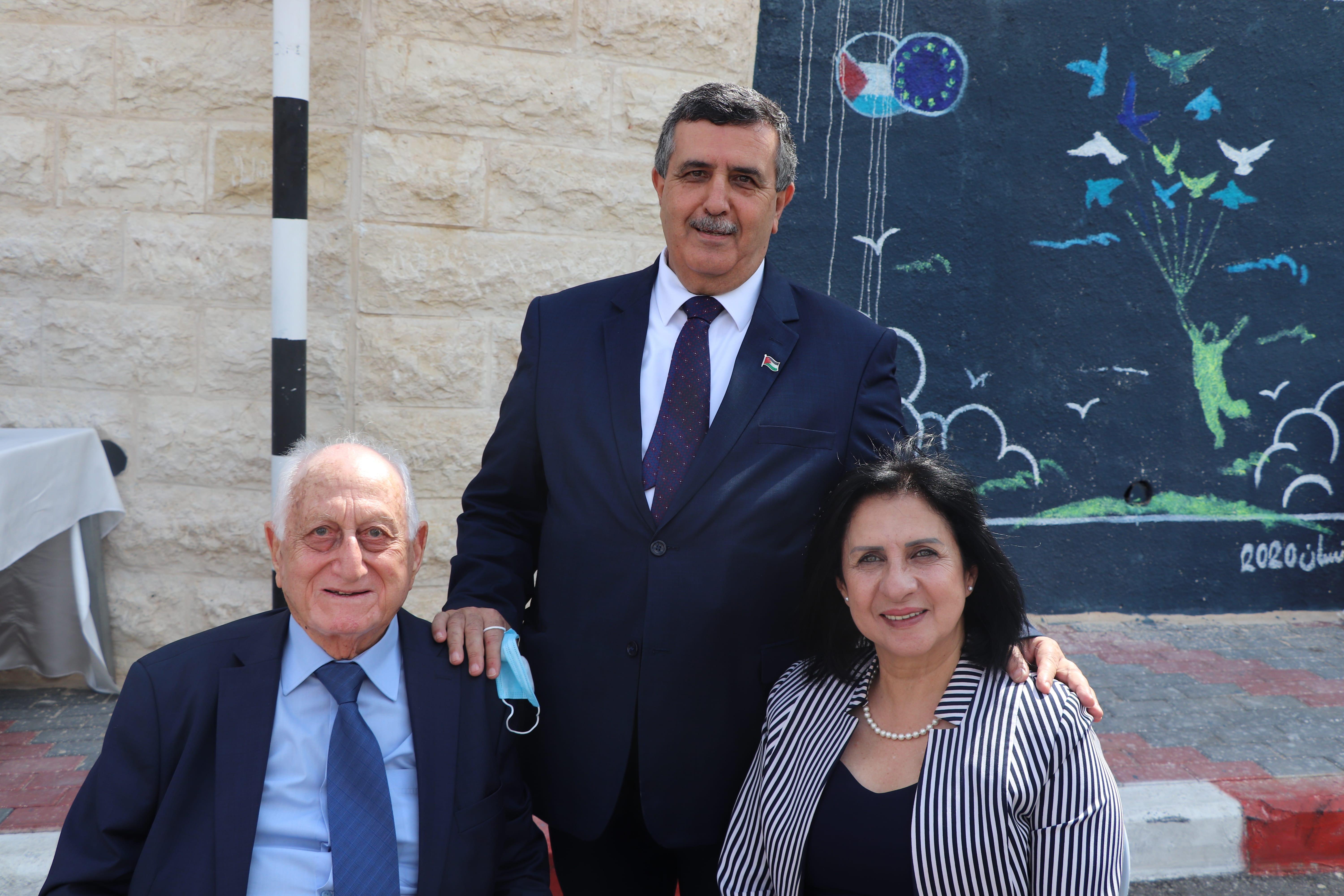 بلدية بيت لحم تحتفل بتدشين جدارية "الوفاء للطواقم الطبية والأمنية والهيئات المحلية خلال جائحة كورونا (كوفيد-19)"