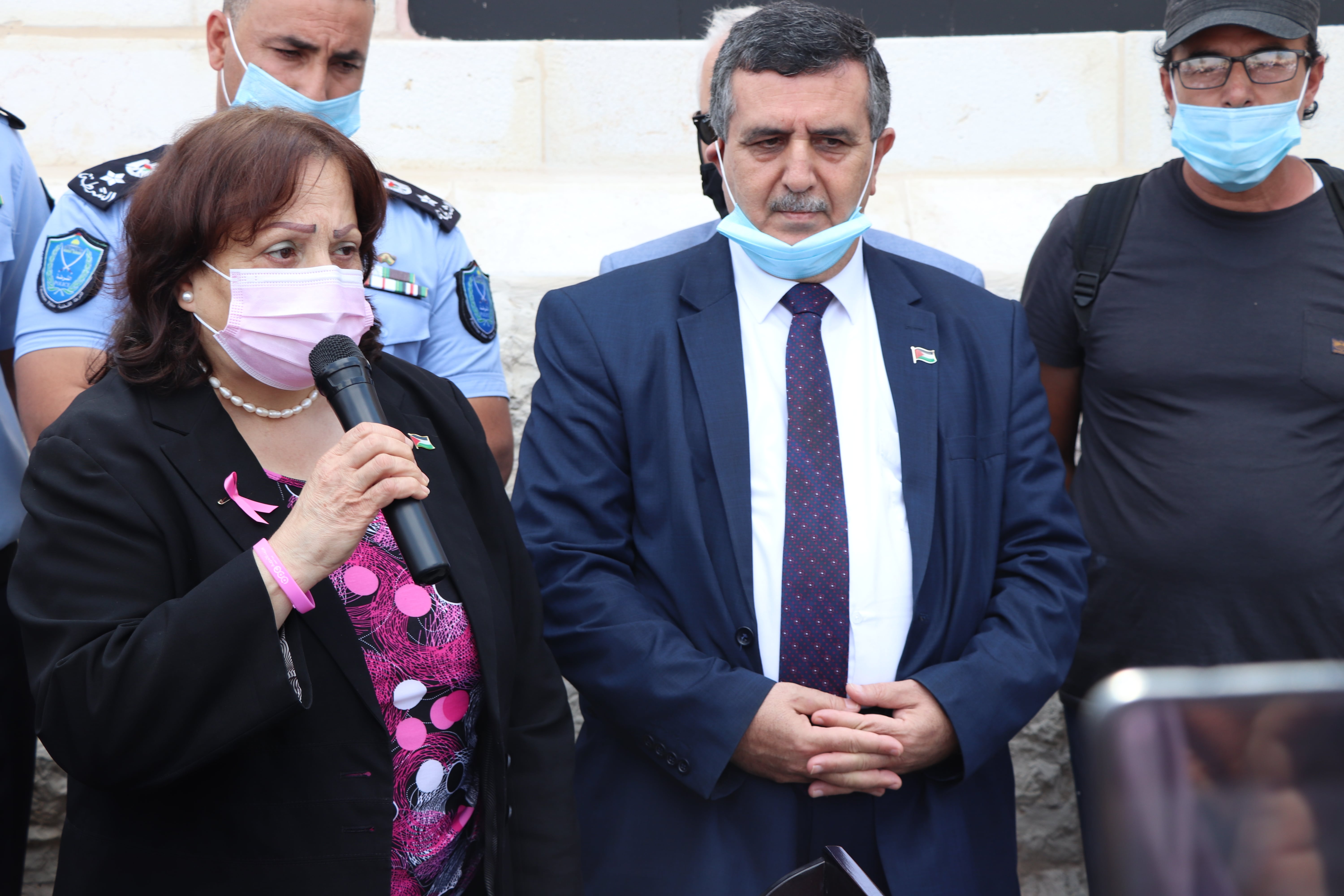 بلدية بيت لحم تحتفل بتدشين جدارية "الوفاء للطواقم الطبية والأمنية والهيئات المحلية خلال جائحة كورونا (كوفيد-19)"