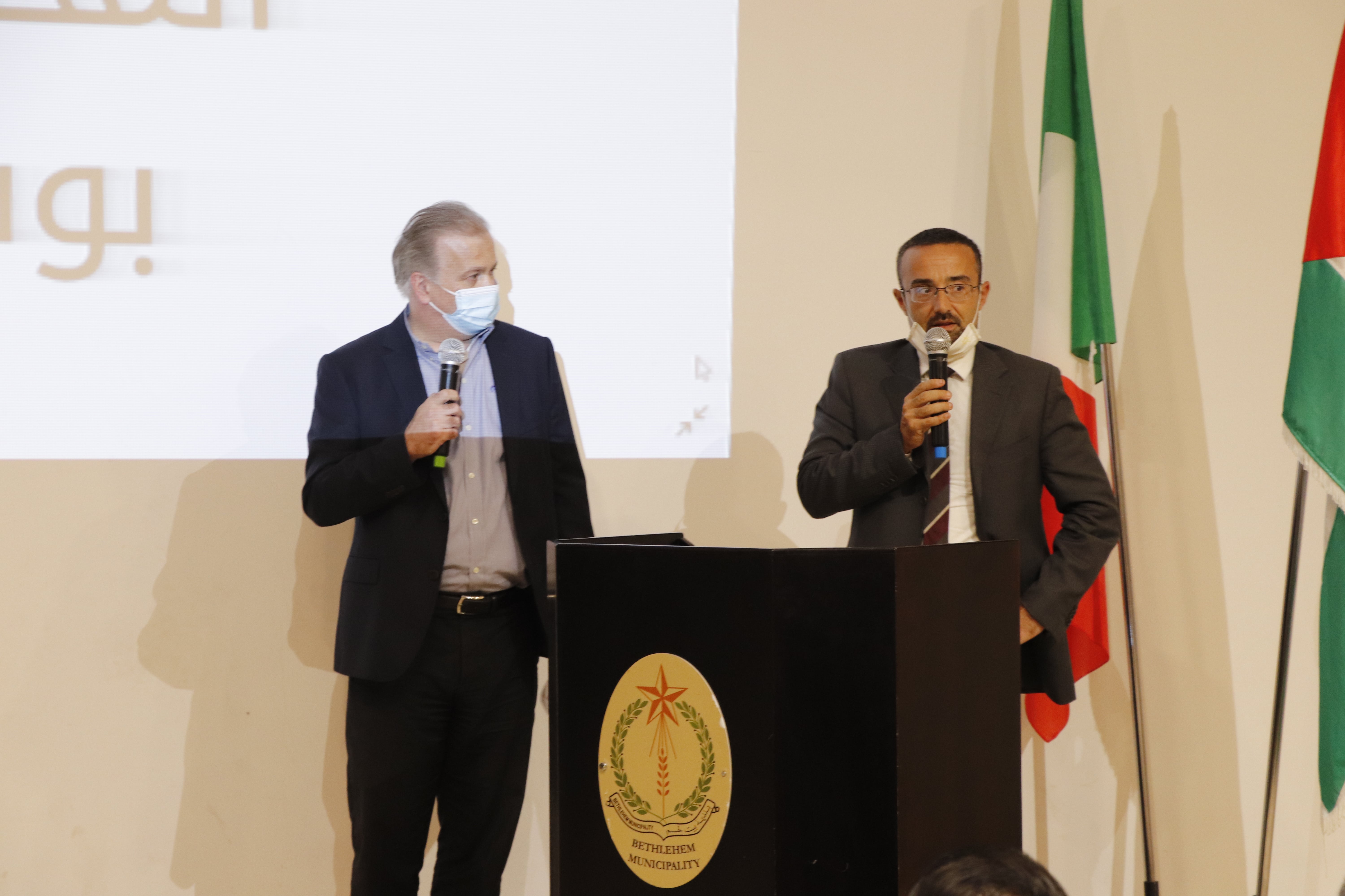 تقديراً لجهوده في تعزيز العلاقات الفلسطينية الإيطالية:  رئيس الجمهورية الإيطالية يمنح رئيس بلدية بيت لحم وسام نجمة إيطاليا