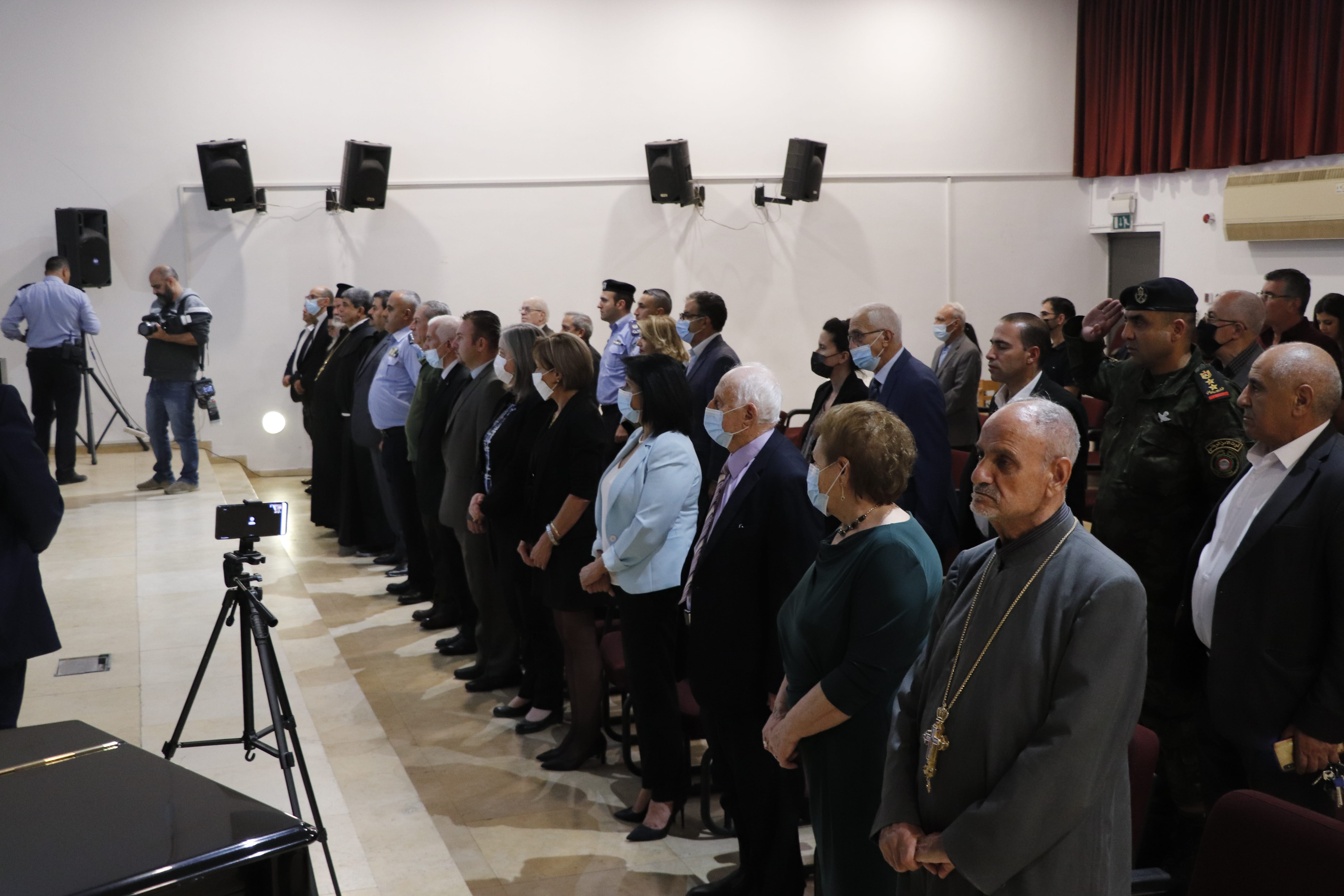 تقديراً لجهوده في تعزيز العلاقات الفلسطينية الإيطالية:  رئيس الجمهورية الإيطالية يمنح رئيس بلدية بيت لحم وسام نجمة إيطاليا