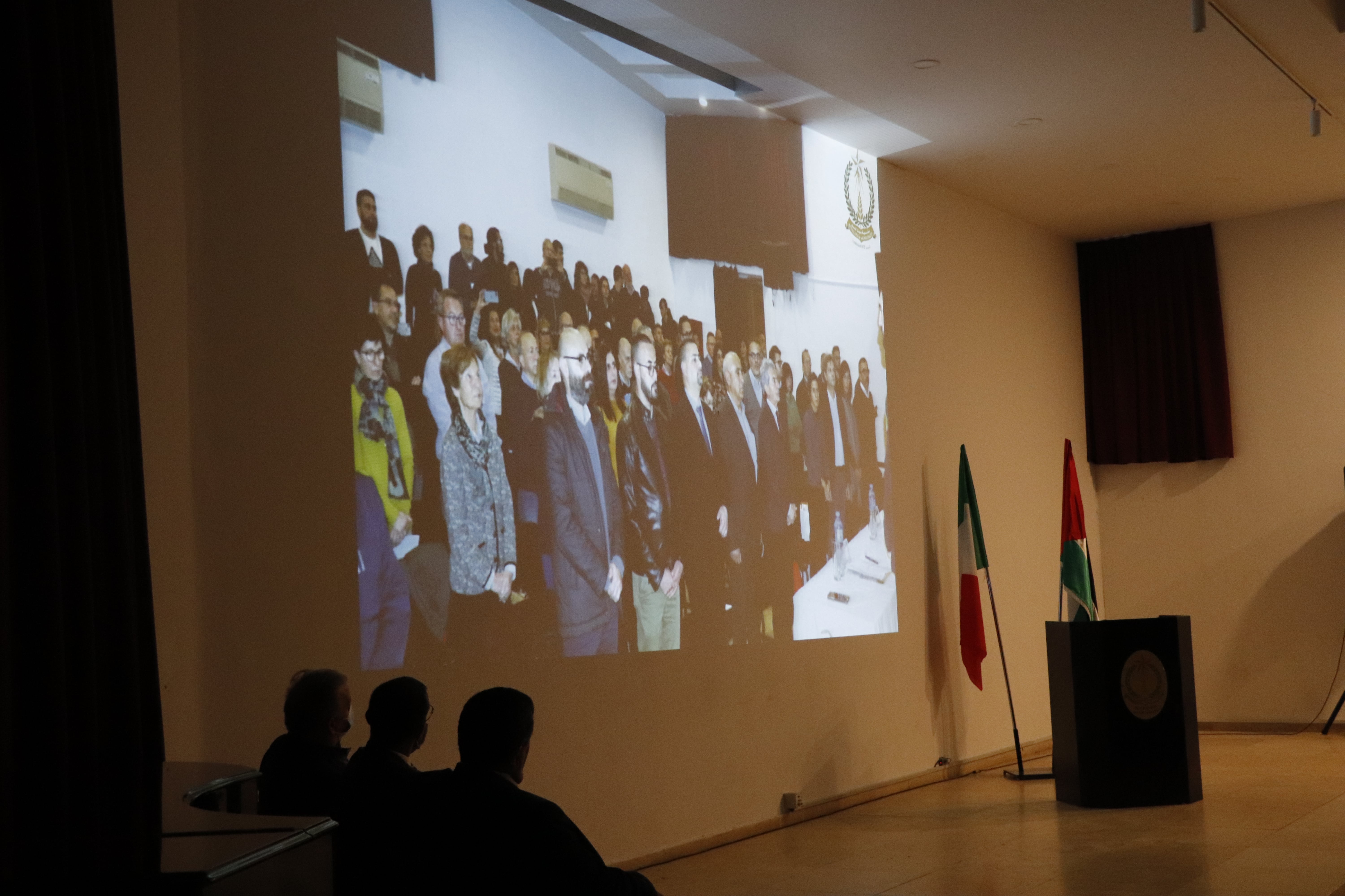 تقديراً لجهوده في تعزيز العلاقات الفلسطينية الإيطالية:  رئيس الجمهورية الإيطالية يمنح رئيس بلدية بيت لحم وسام نجمة إيطاليا