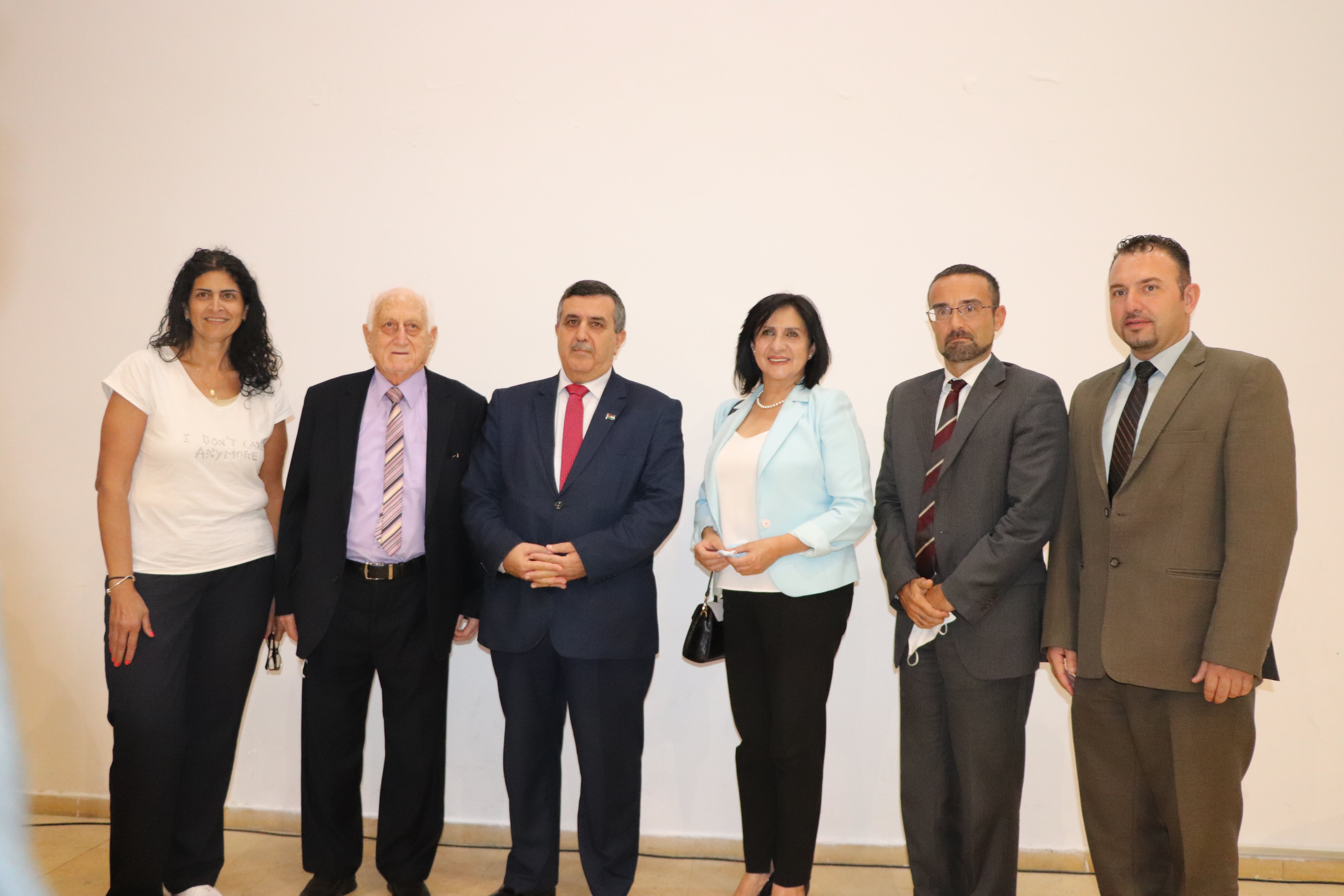 تقديراً لجهوده في تعزيز العلاقات الفلسطينية الإيطالية:  رئيس الجمهورية الإيطالية يمنح رئيس بلدية بيت لحم وسام نجمة إيطاليا