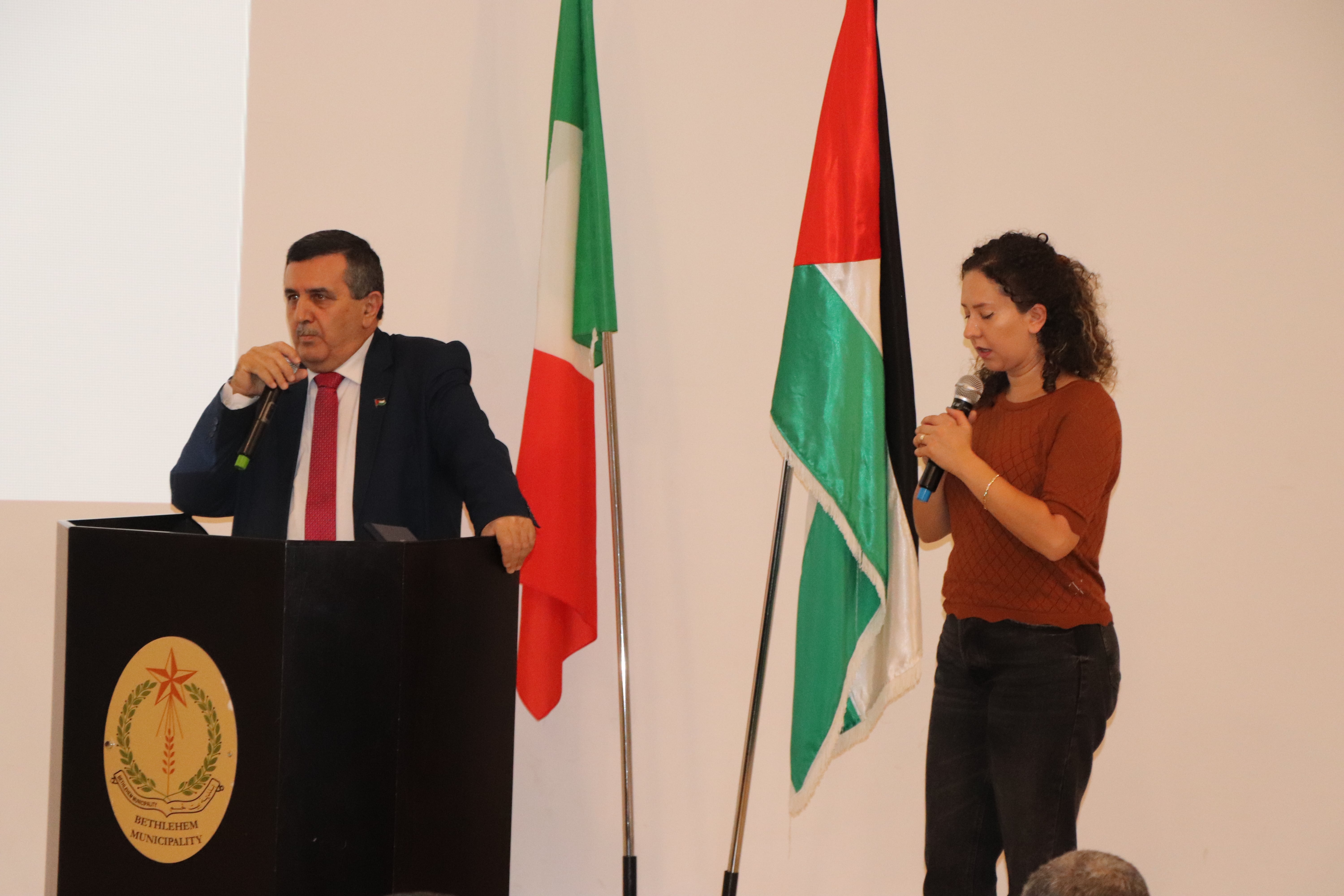 تقديراً لجهوده في تعزيز العلاقات الفلسطينية الإيطالية:  رئيس الجمهورية الإيطالية يمنح رئيس بلدية بيت لحم وسام نجمة إيطاليا