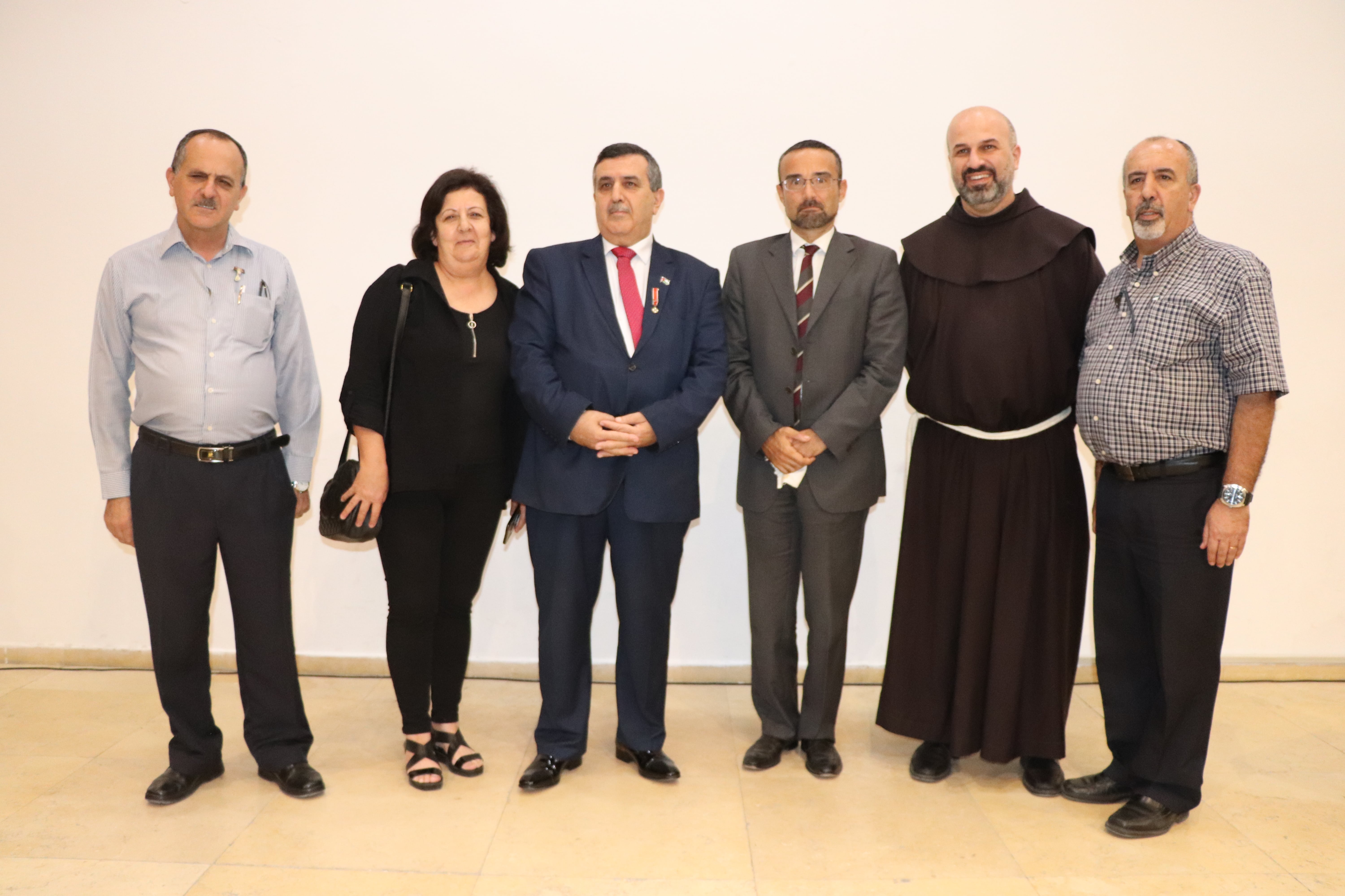 تقديراً لجهوده في تعزيز العلاقات الفلسطينية الإيطالية:  رئيس الجمهورية الإيطالية يمنح رئيس بلدية بيت لحم وسام نجمة إيطاليا