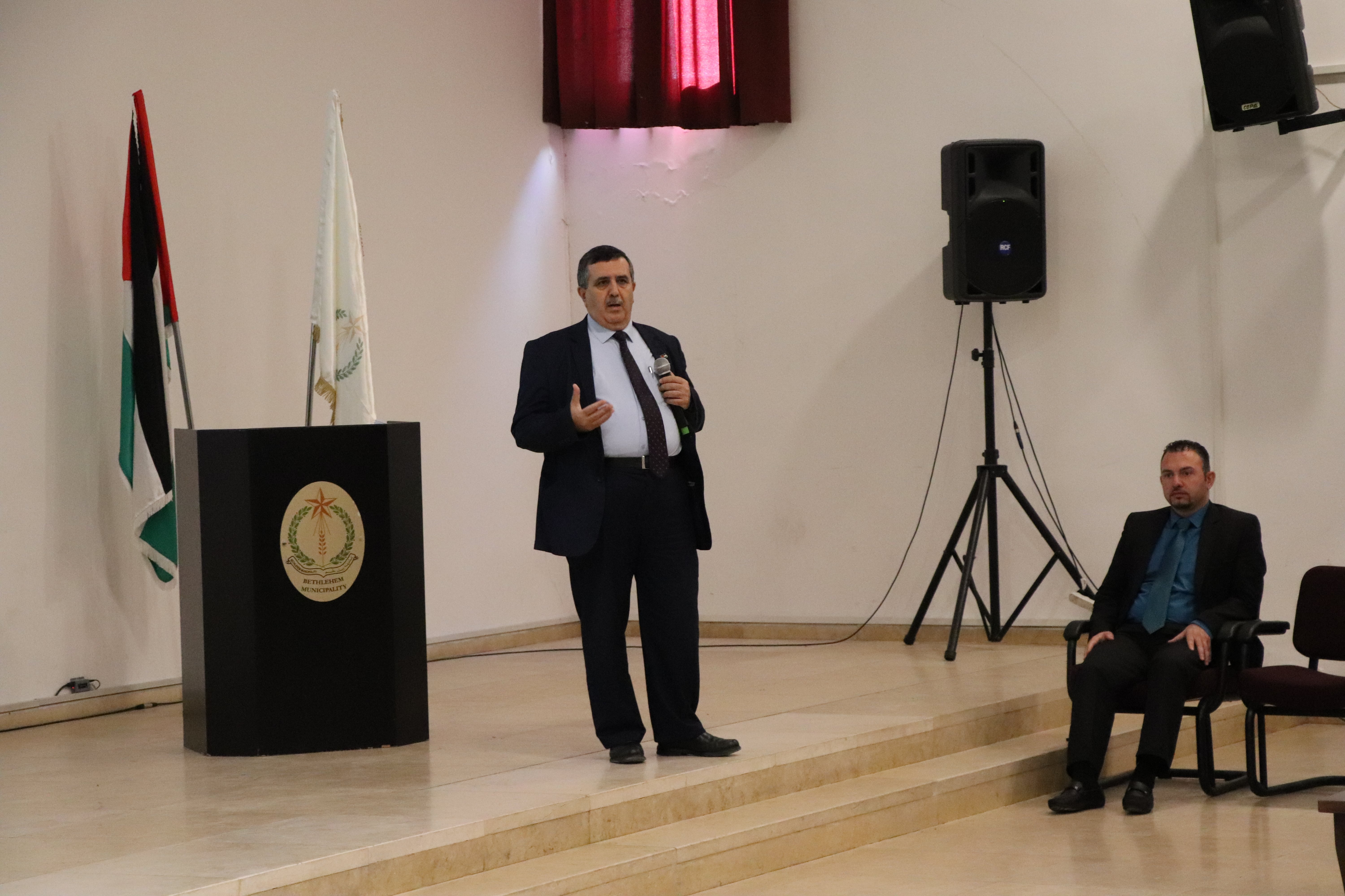 تحضيراً لإحتفالات أعياد الميلاد المجيدة: بلدية بيت لحم تبحث سُبل التعاون مع القناصل وممثلي البعثات الدبلوماسية في فلسطين