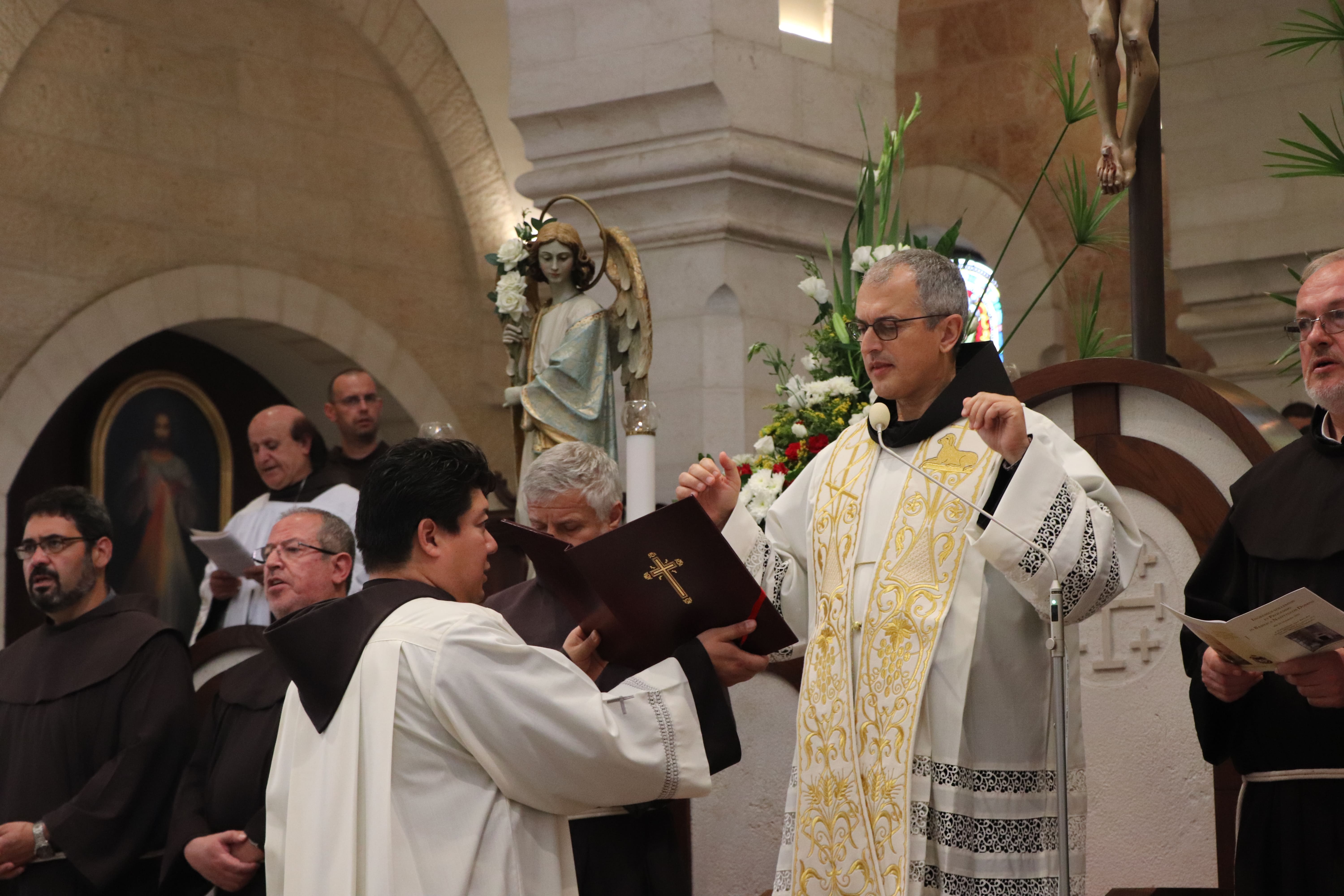 استقبال رئيس عام الرهبنة الفرنسيسكانية في العالم قدس الأب ماسيمو فوزارلي 