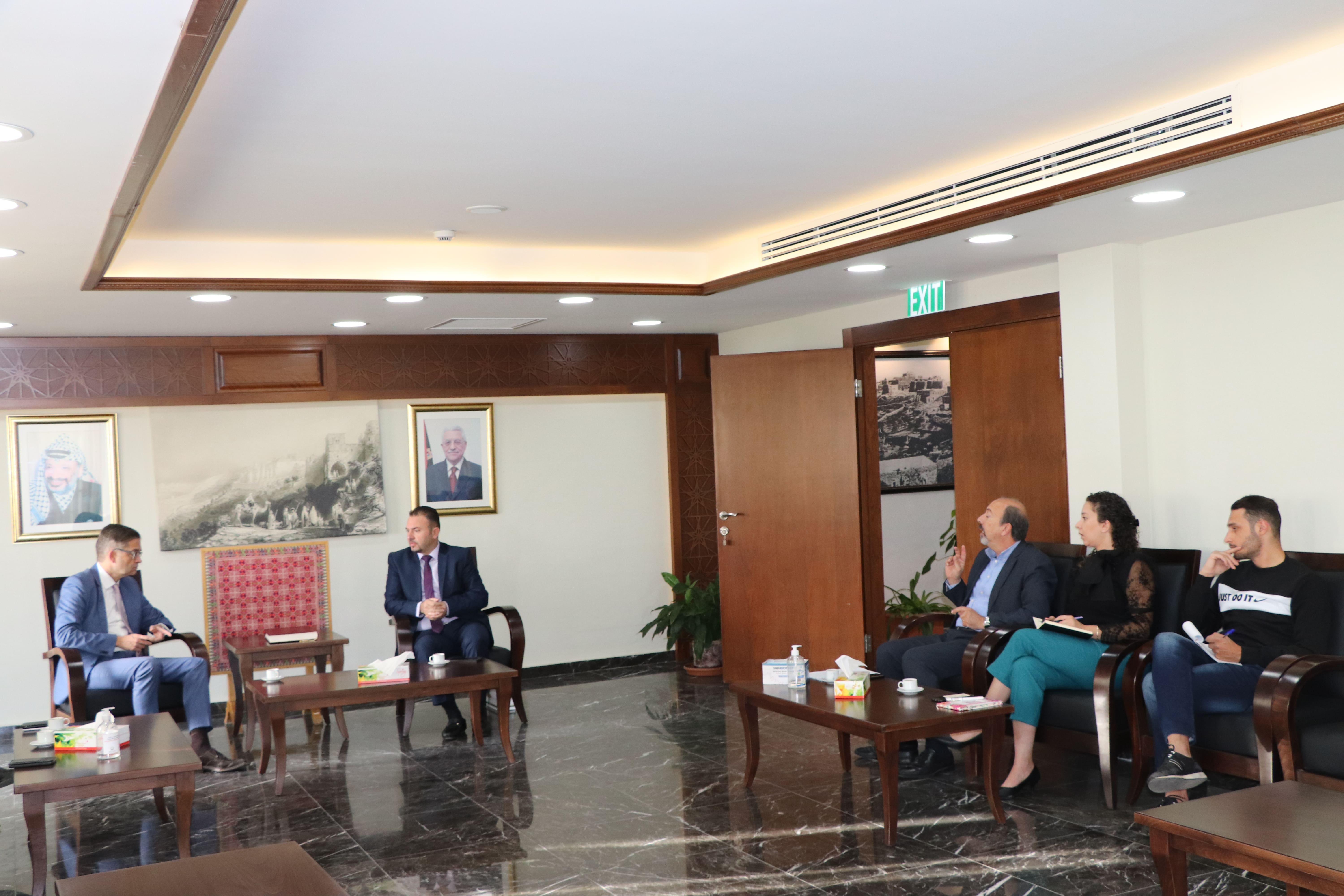 استجابة لرسالة بلدية بيت لحم للبعثات الدبلوماسية حول السياحة في بيت لحم:  نائب رئيس بلدية بيت لحم يستقبل رئيس بعثة جمهورية ألمانيا الإتحادية في رام الله