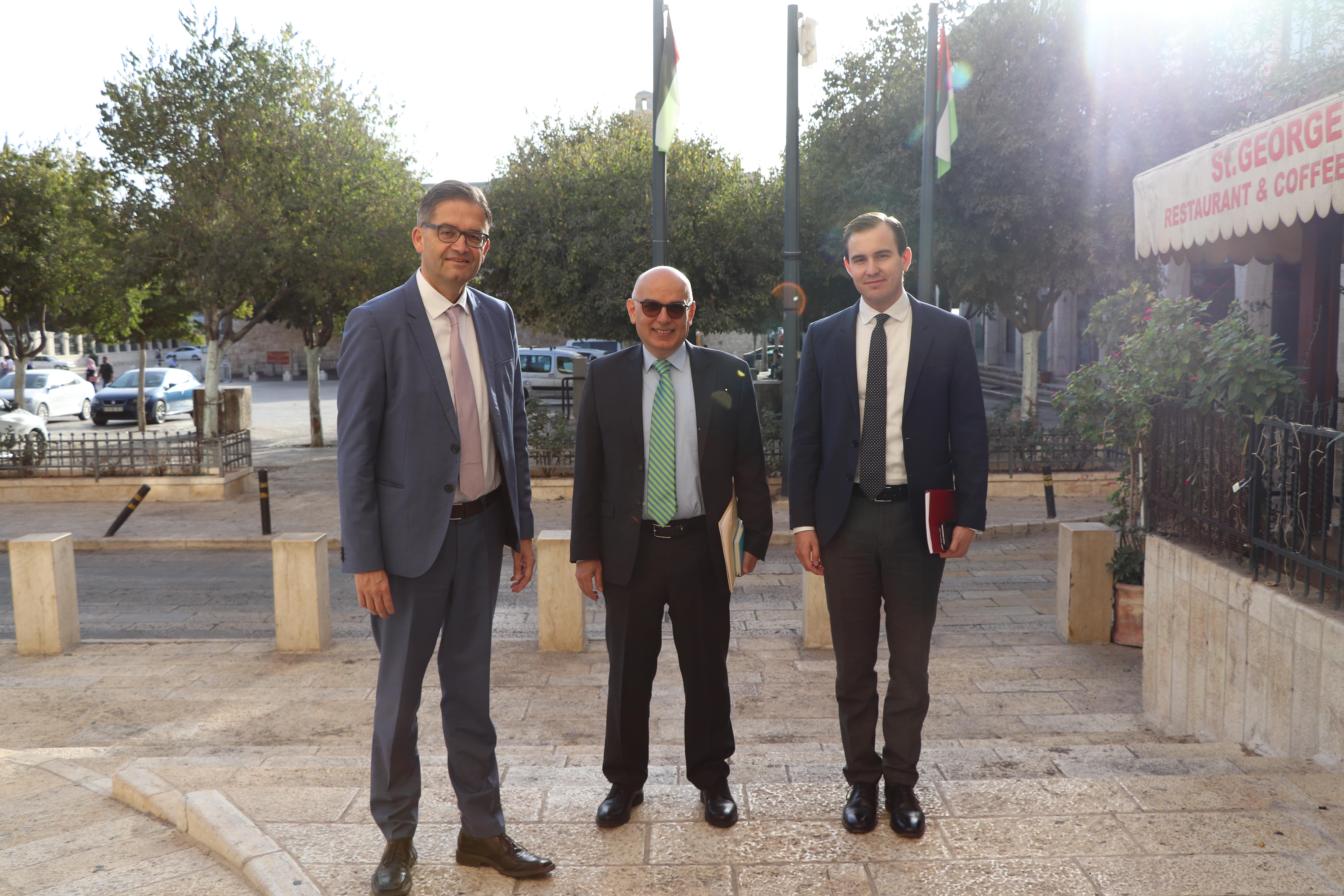 استجابة لرسالة بلدية بيت لحم للبعثات الدبلوماسية حول السياحة في بيت لحم:  نائب رئيس بلدية بيت لحم يستقبل رئيس بعثة جمهورية ألمانيا الإتحادية في رام الله