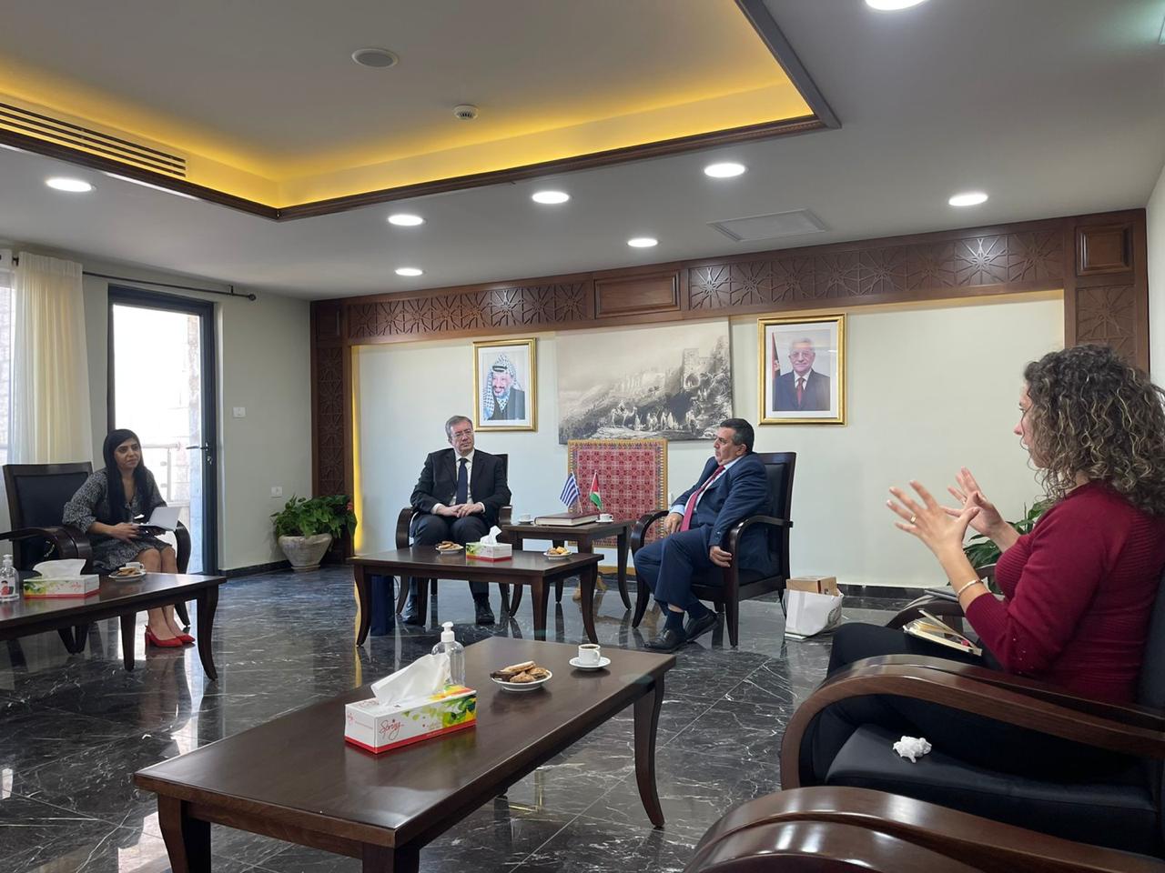 رئيس بلدية بيت لحم يبحث سُبل تعزيز العلاقات الثنائية مع القنصل اليوناني الجديد