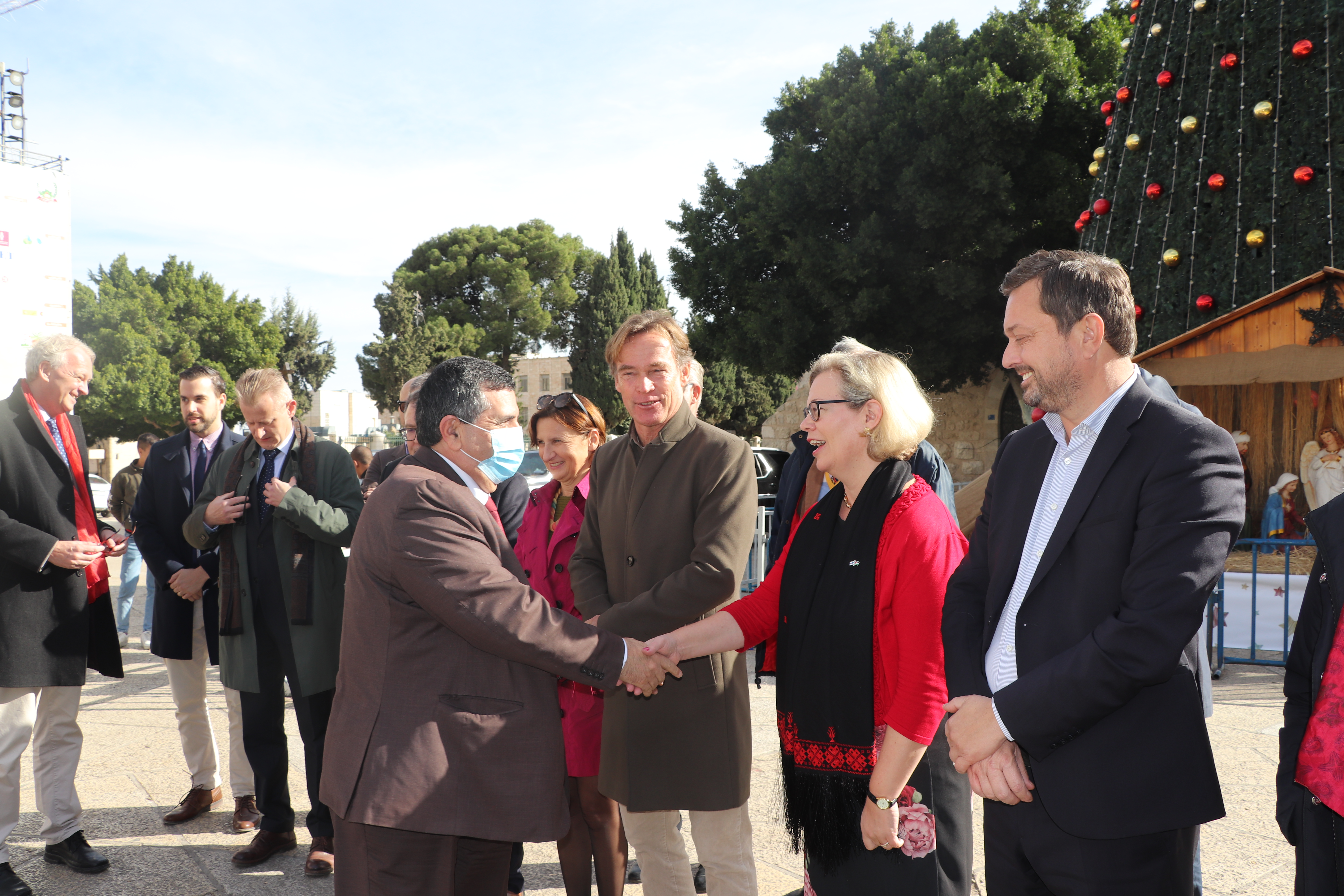 سلمان يلتقي مع ممثل الاتحاد الأوروبي في فلسطين وعدد من القناصل العامين وممثلي الدول الأعضاء في الاتحاد الأوروبي المعتمدين لدى دولة فلسطين