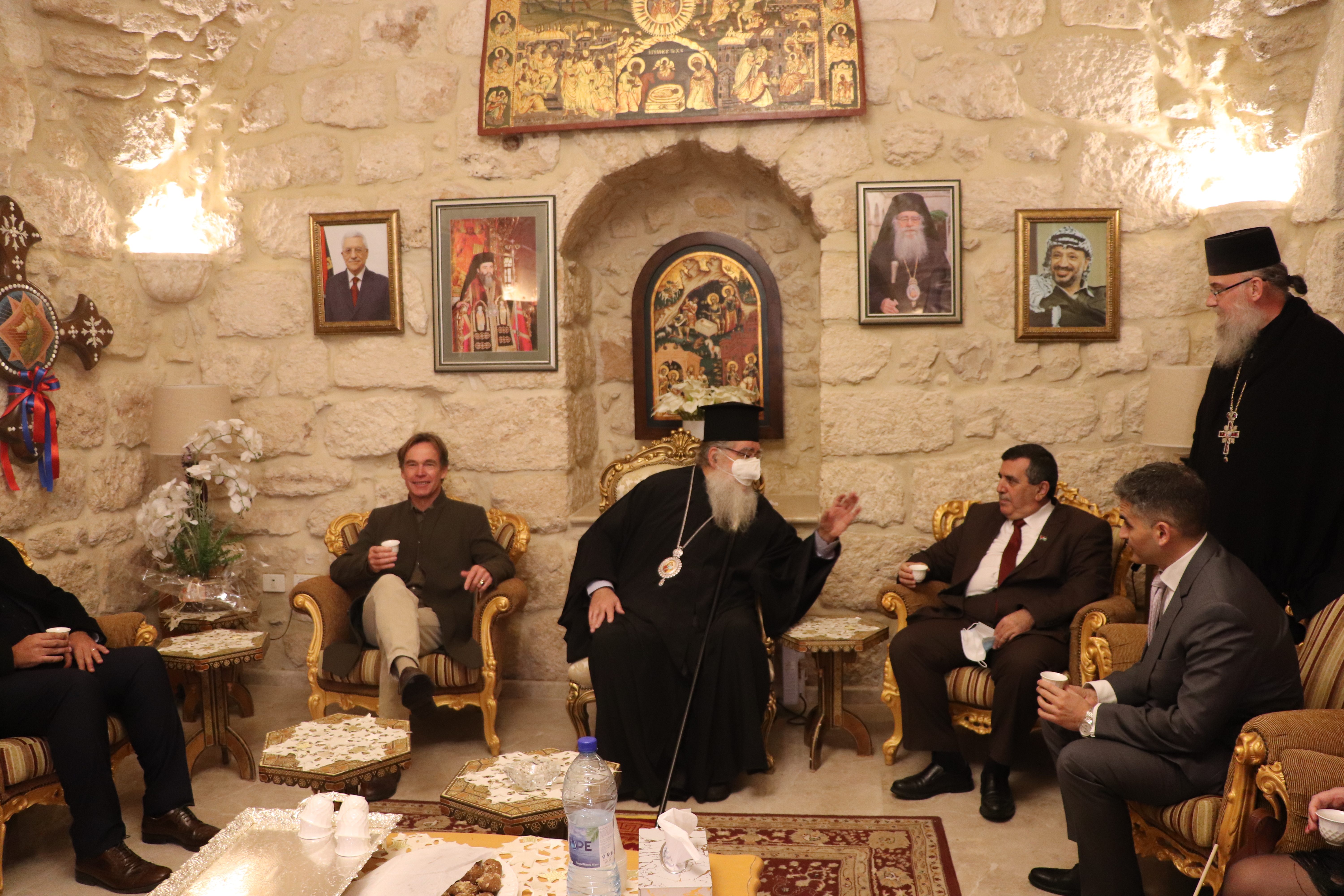 سلمان يلتقي مع ممثل الاتحاد الأوروبي في فلسطين وعدد من القناصل العامين وممثلي الدول الأعضاء في الاتحاد الأوروبي المعتمدين لدى دولة فلسطين