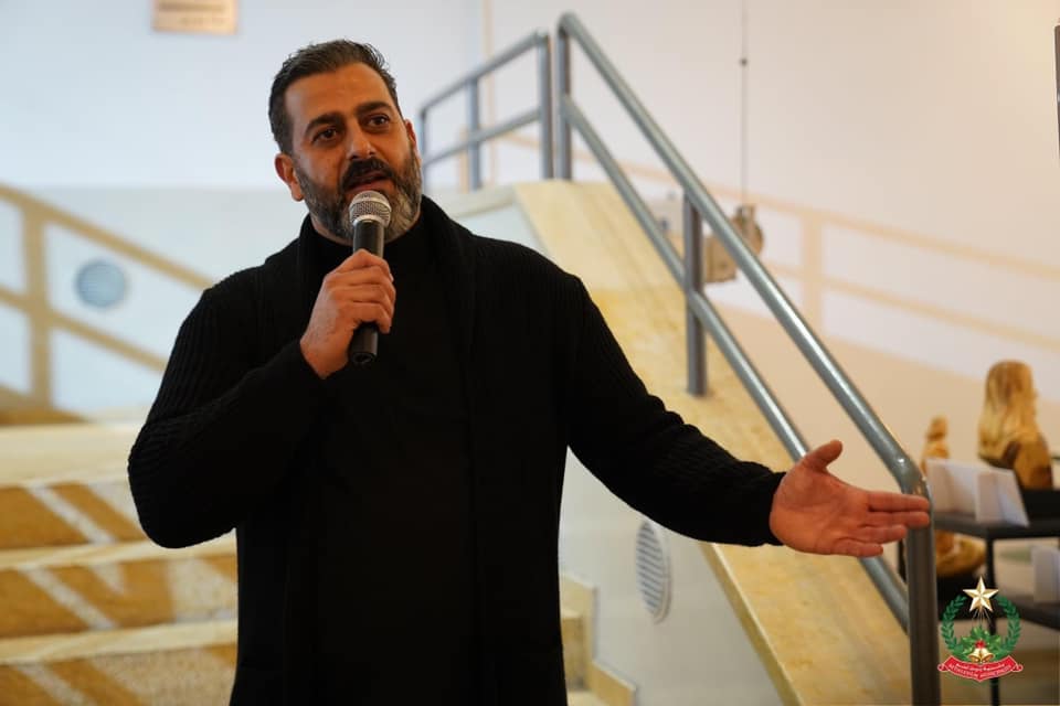بلدية بيت لحم تفتتح معرض "كنعان ... ابن الانسان" للفنان طارق سلسع في مركز السلام