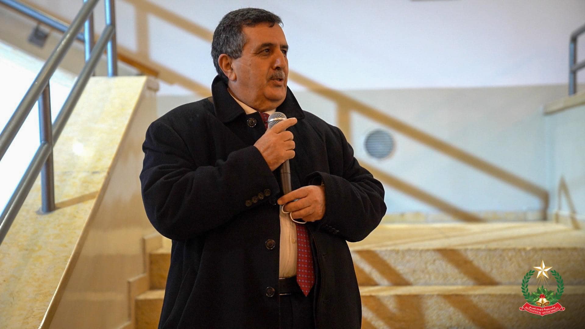 بلدية بيت لحم تفتتح معرض "كنعان ... ابن الانسان" للفنان طارق سلسع في مركز السلام