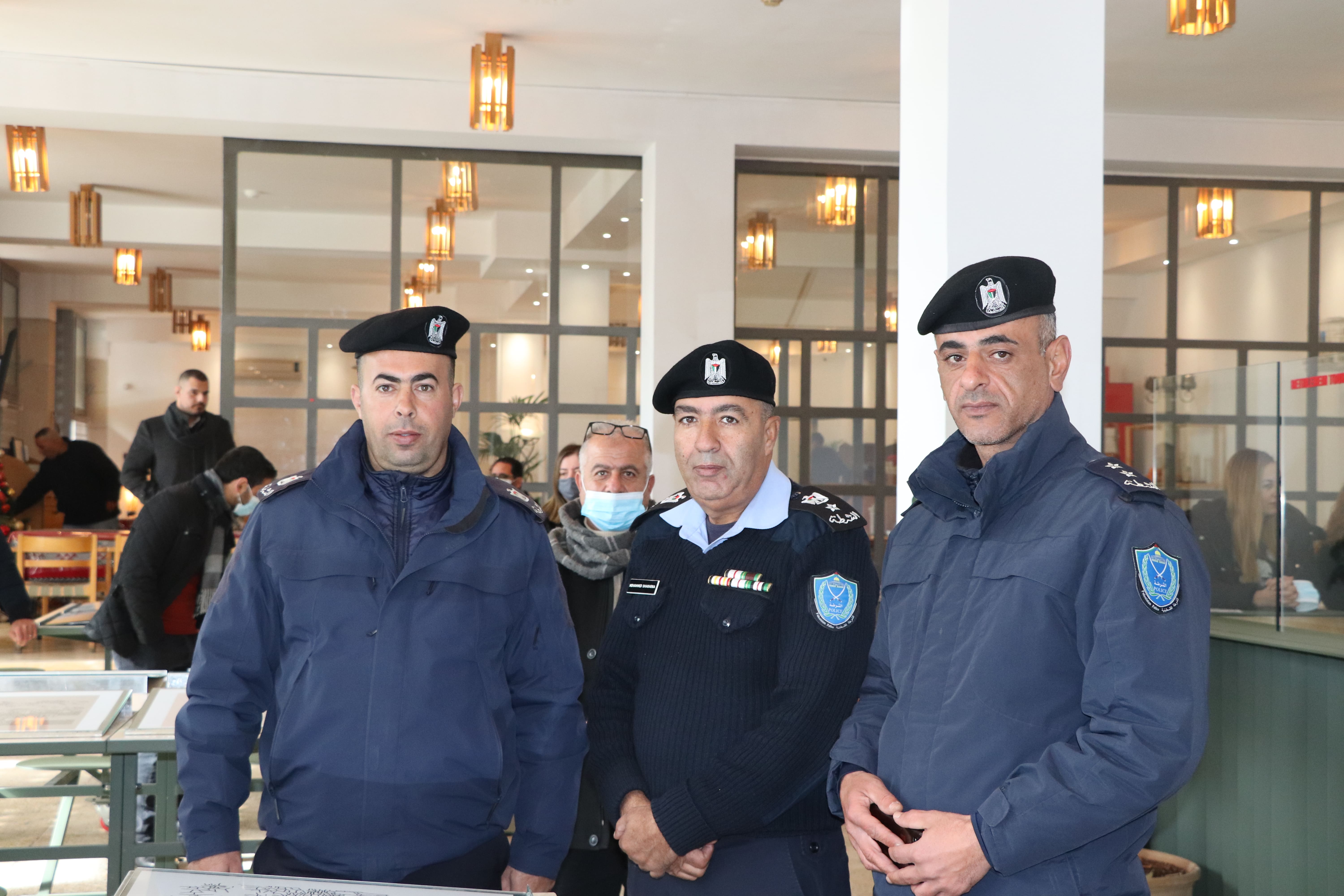 بلدية بيت لحم تحتفل بتدشين أعمال تأهيل الطابق الأرضي في مركز السلام ومعرض مخططات ساحة المهد