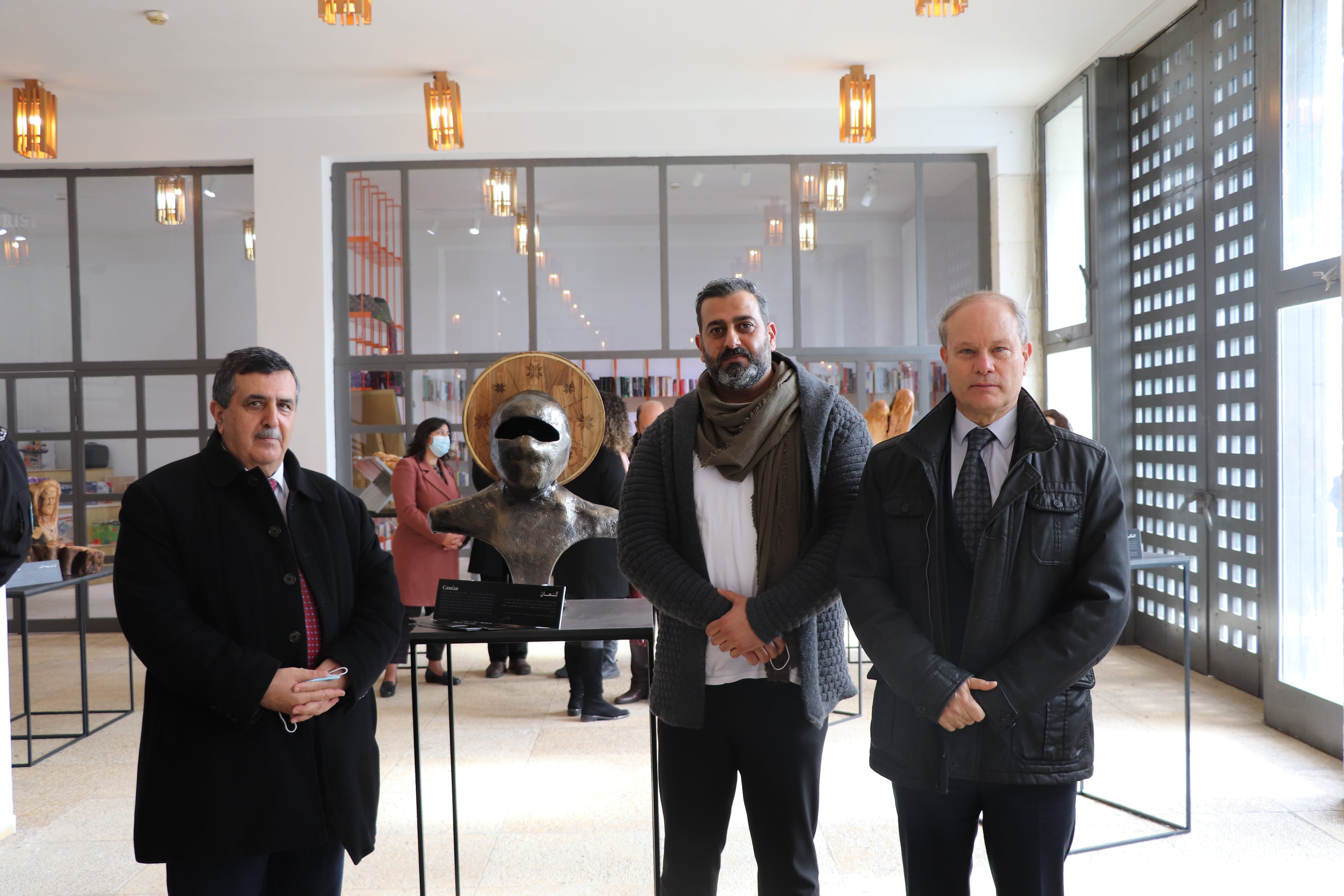 بلدية بيت لحم تحتفل بتدشين أعمال تأهيل الطابق الأرضي في مركز السلام ومعرض مخططات ساحة المهد