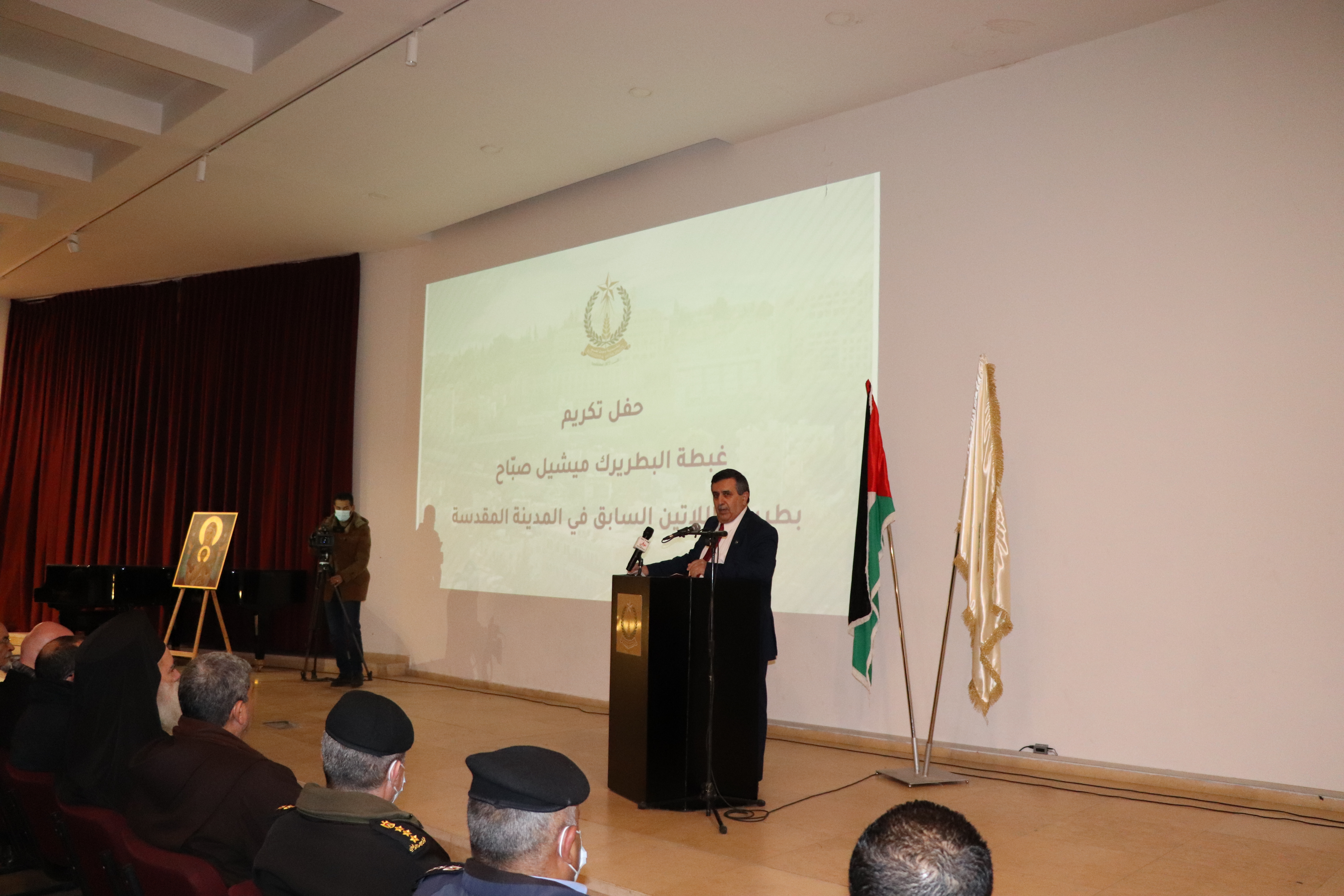 مجلس بلدية بيت لحم يكرّم غبطة البطريرك ميشيل صبّاح، بطريرك اللاتين السابق في المدينة المقدسة ويمنحه مواطنة شرف لمدينة بيت لحم