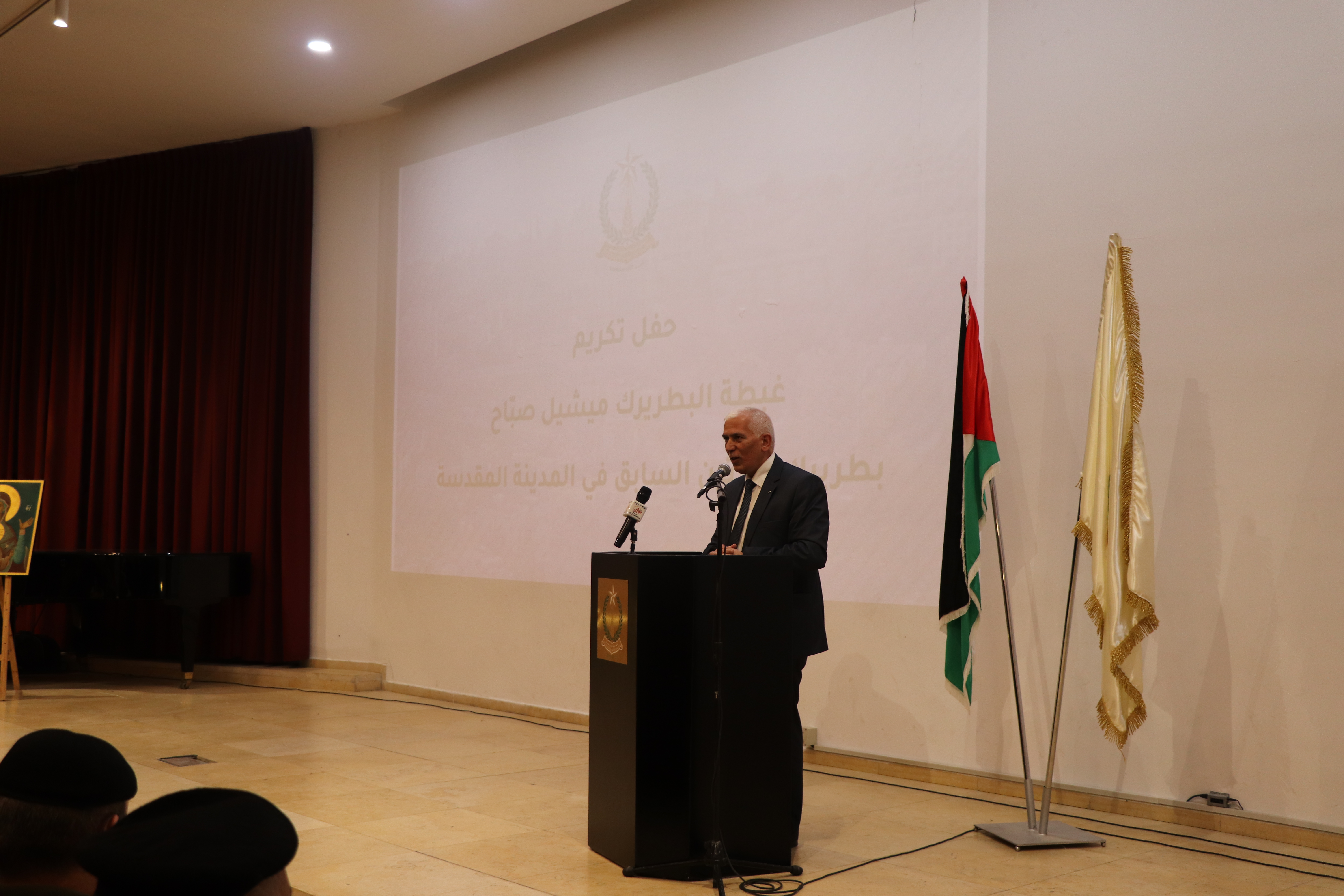 مجلس بلدية بيت لحم يكرّم غبطة البطريرك ميشيل صبّاح، بطريرك اللاتين السابق في المدينة المقدسة ويمنحه مواطنة شرف لمدينة بيت لحم