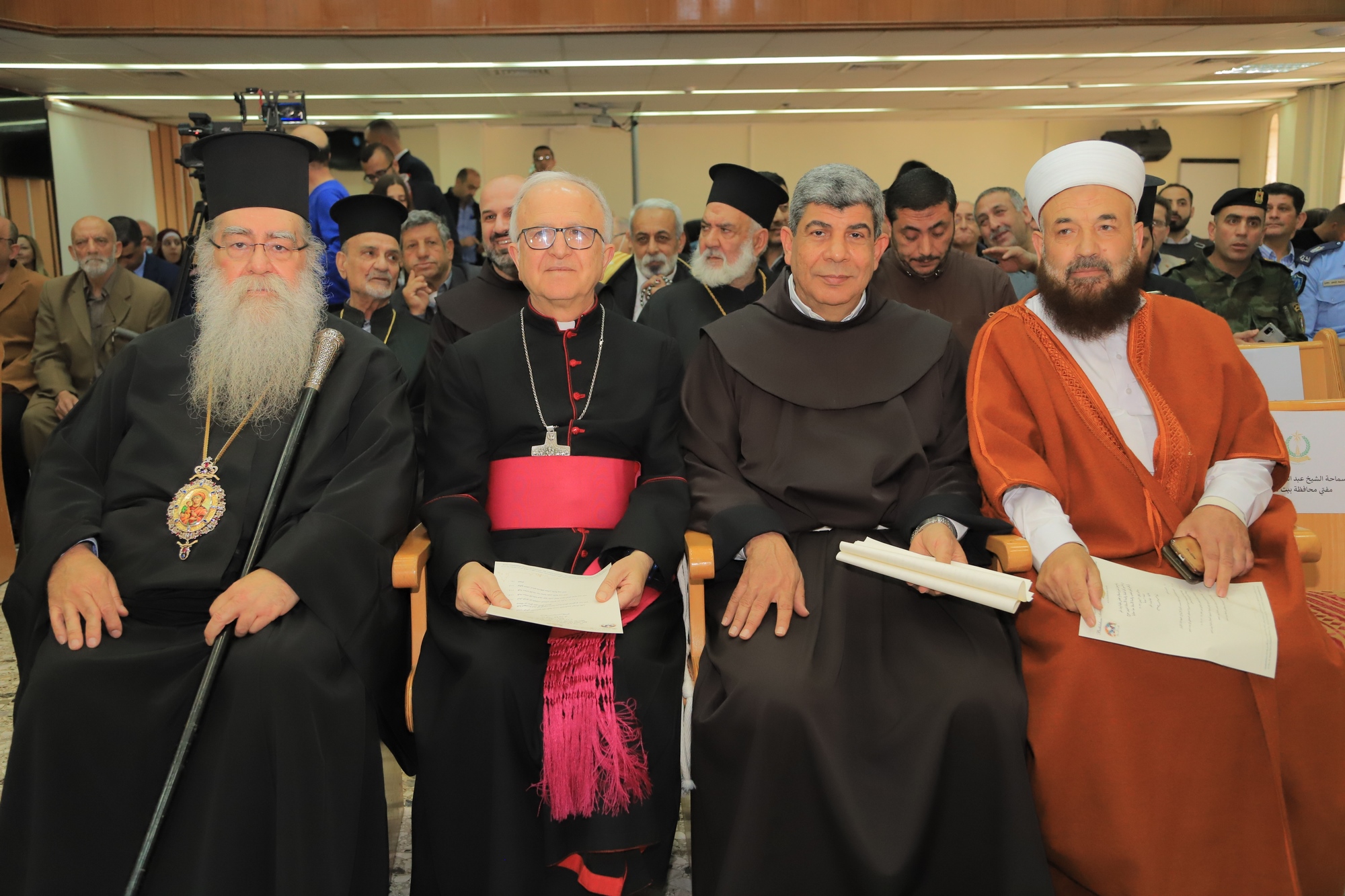 مراسم حفل تسليم وإستلام مجلس بلدية بيت لحم في دار البلدية وسط حضور مجتمعي كبير