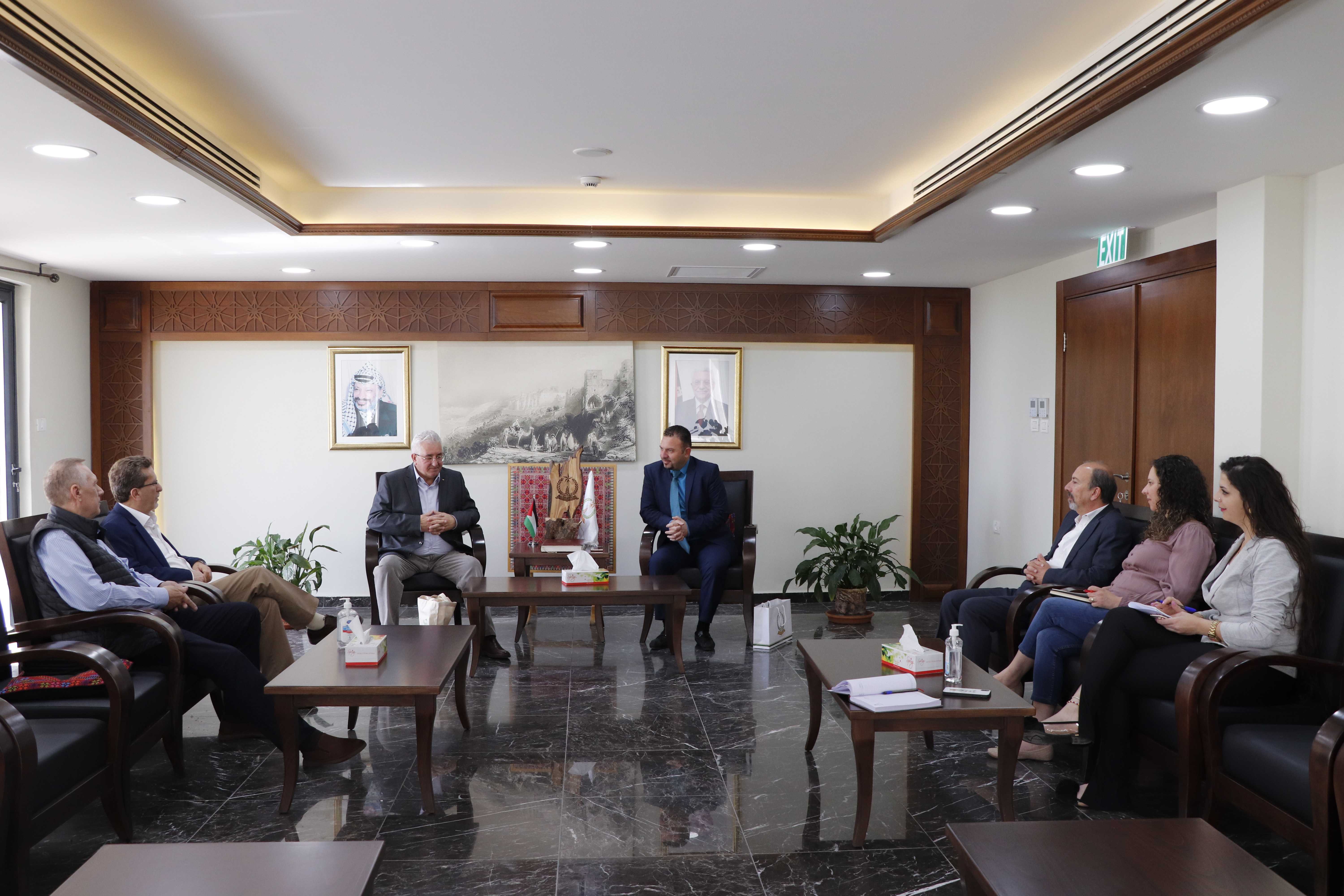 رئيس بلدية بيت لحم يستقبل رئيس بلدية سوتشافا الرومانية ويبحثان سبل التعاون المشترك