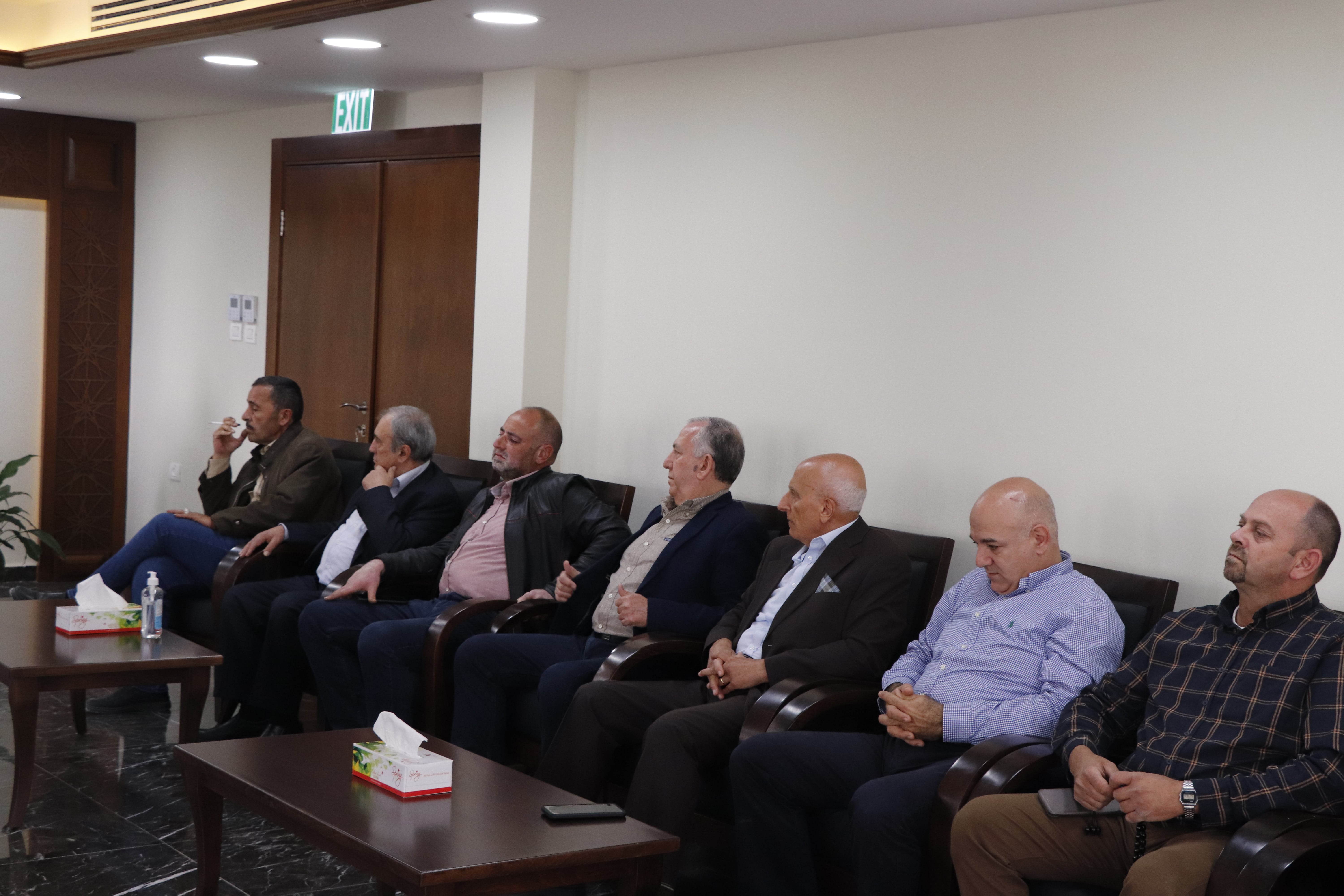 ممثلو الجمعية الخيرية الوطنية الأرثوذكسية، والجمعية الأنطونية الخيرية البيتلحمية، وجمعية مار أفرام للسريان الأرثوذكس يقدمون التهاني والتبريكات لرئيس وأعضاء مجلس بلدية بيت لحم المنتخبين