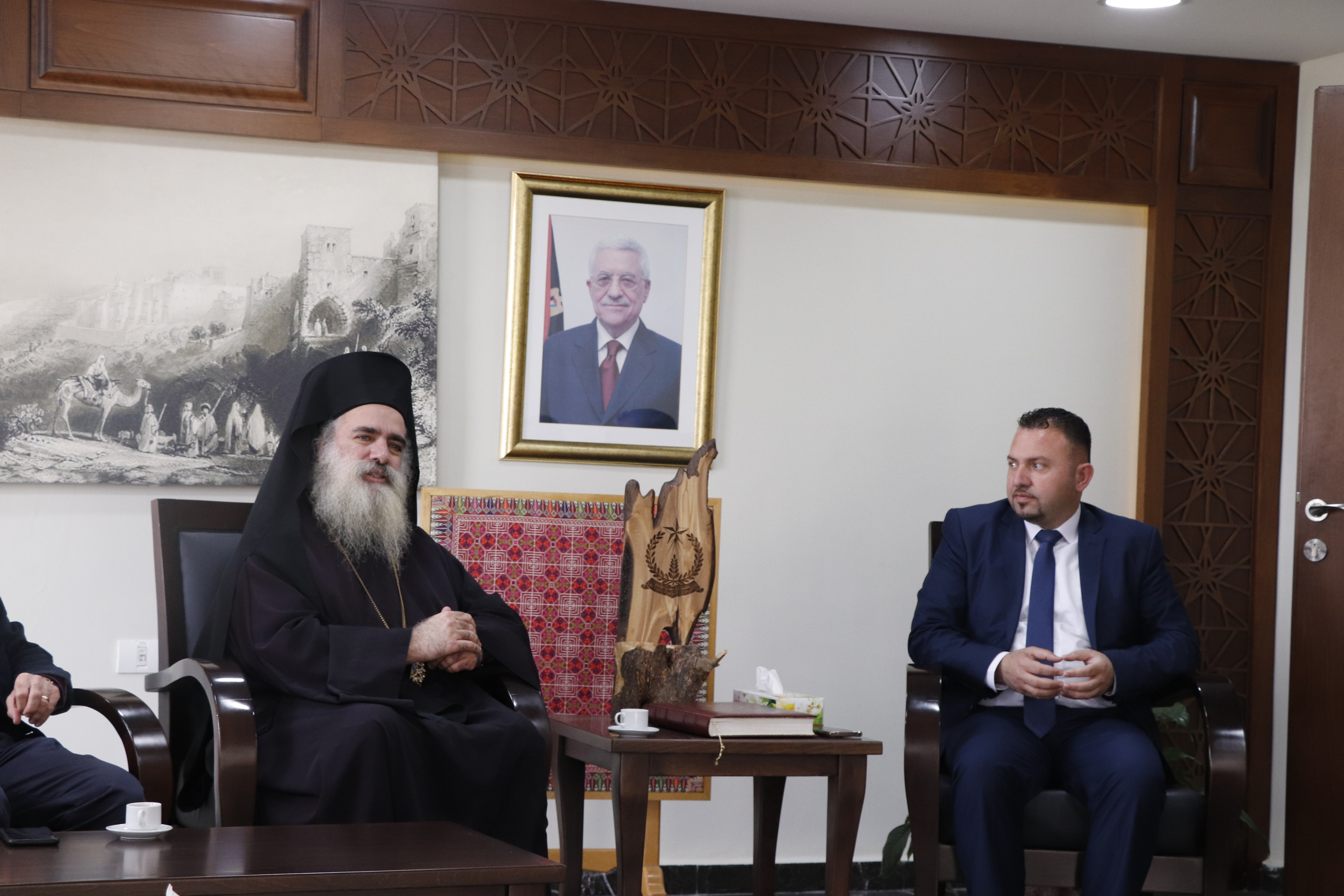 حنانيا يستقبل رجال الدين في دار بلدية بيت لحم ويؤكد على أهمية بيت لحم كنافذة لدولة فلسطين على العالم أجمع