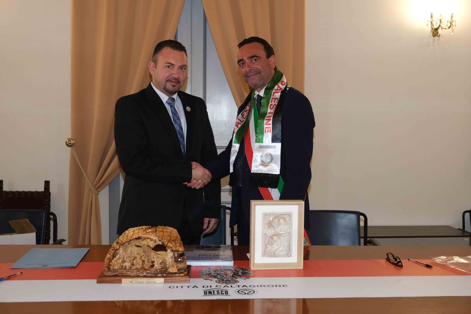 بلدية بيت لحم توقع اتفاقية توأمة مع مدينة كالتاجيرونيه الإيطالية