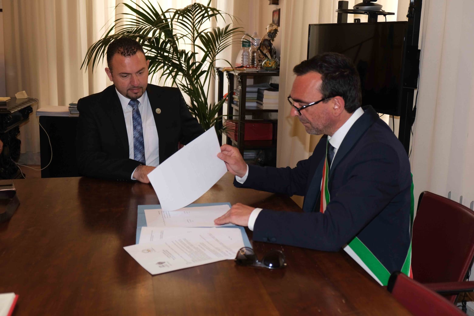 بلدية بيت لحم توقع اتفاقية توأمة مع مدينة كالتاجيرونيه الإيطالية