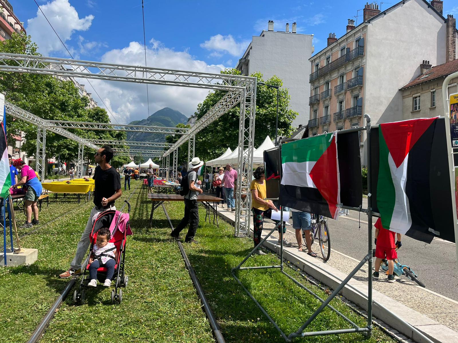 حنانيا يُطلق فعاليات شهر فلسطين في مدينة جرونوبل الفرنسية