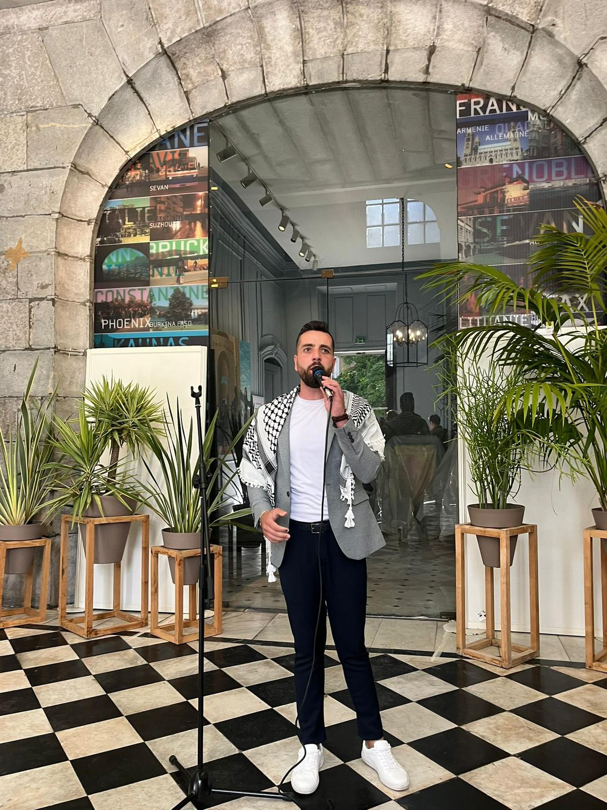 حنانيا يُطلق فعاليات شهر فلسطين في مدينة جرونوبل الفرنسية