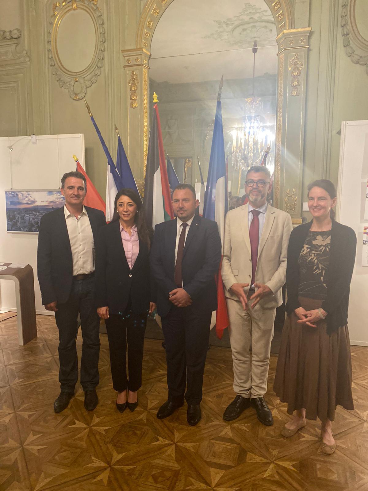 حنانيا يُطلق فعاليات شهر فلسطين في مدينة جرونوبل الفرنسية