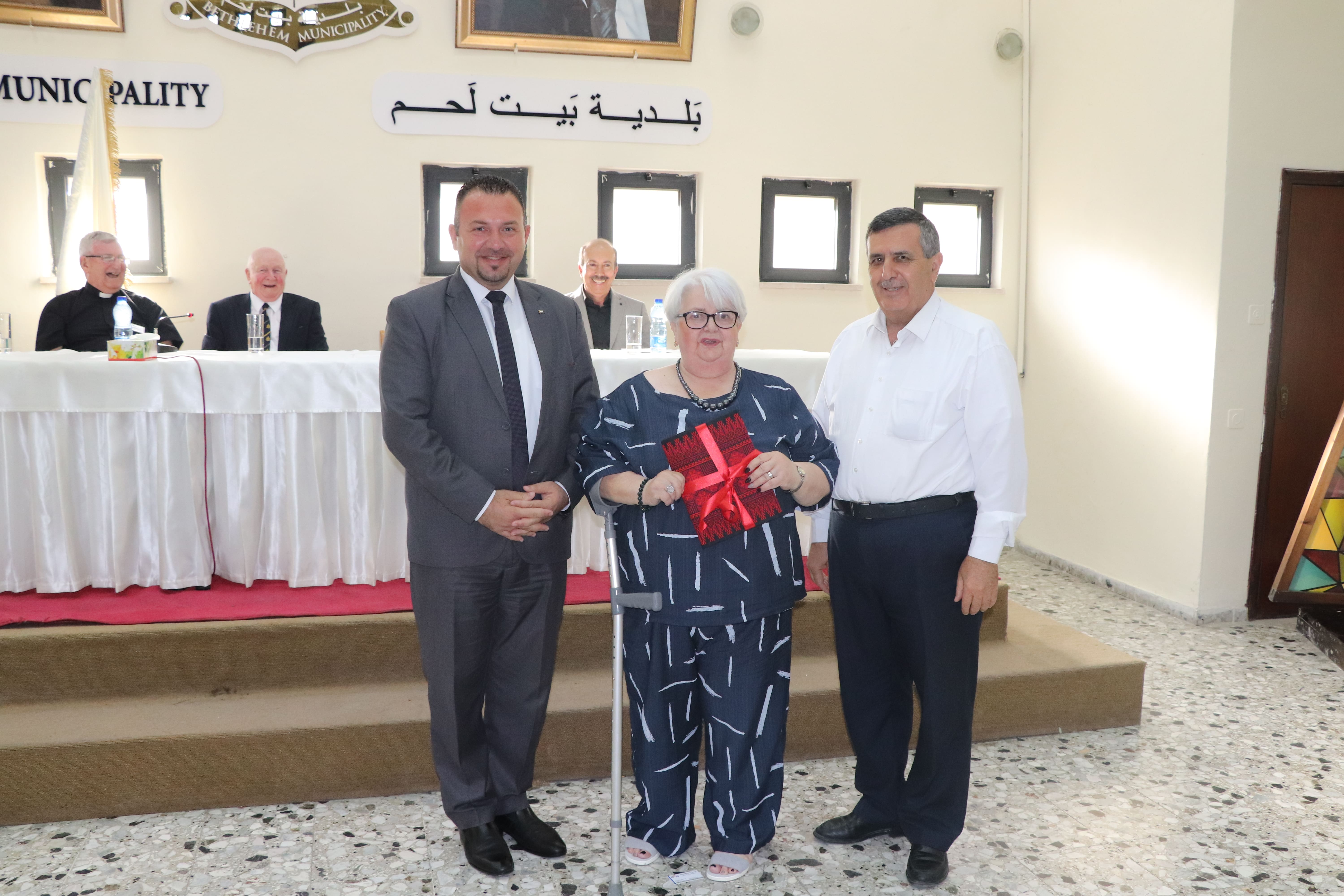 بلدية بيت لحم تنظم حفلاً على شرف رئيس بلدية غلاسكو السابق أليكس موسين والوفد الإسكتلندي المرافق له