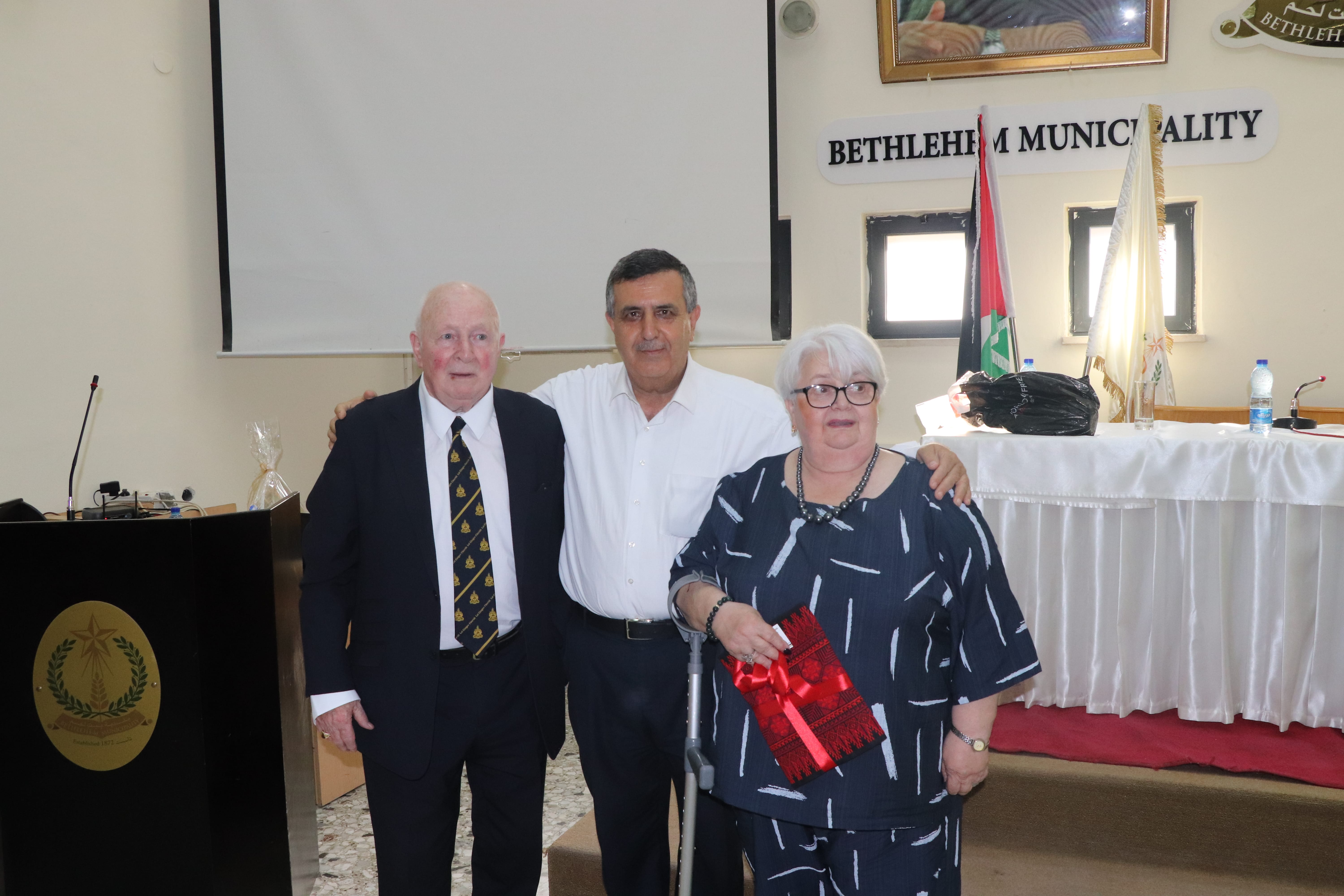 بلدية بيت لحم تنظم حفلاً على شرف رئيس بلدية غلاسكو السابق أليكس موسين والوفد الإسكتلندي المرافق له