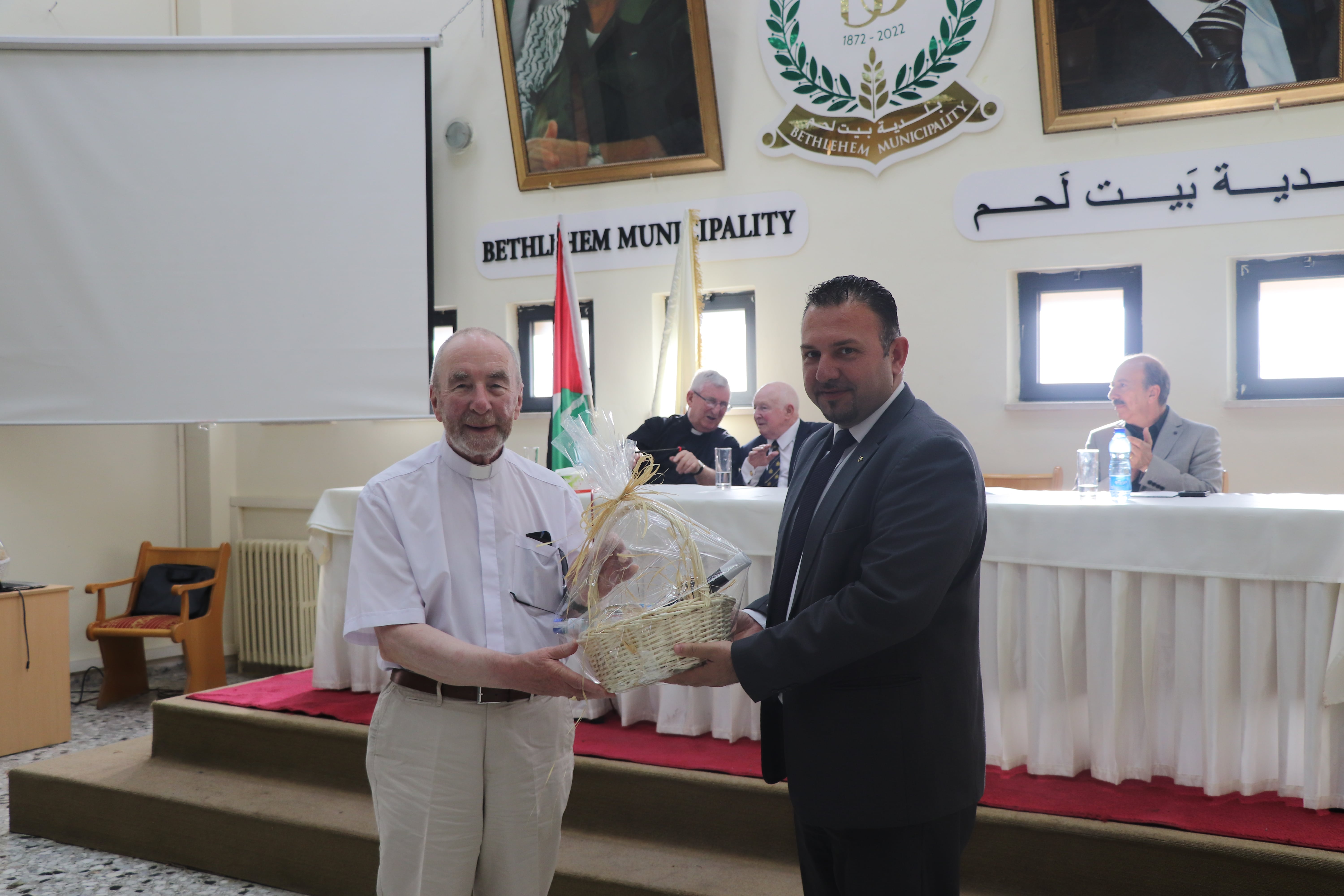 بلدية بيت لحم تنظم حفلاً على شرف رئيس بلدية غلاسكو السابق أليكس موسين والوفد الإسكتلندي المرافق له