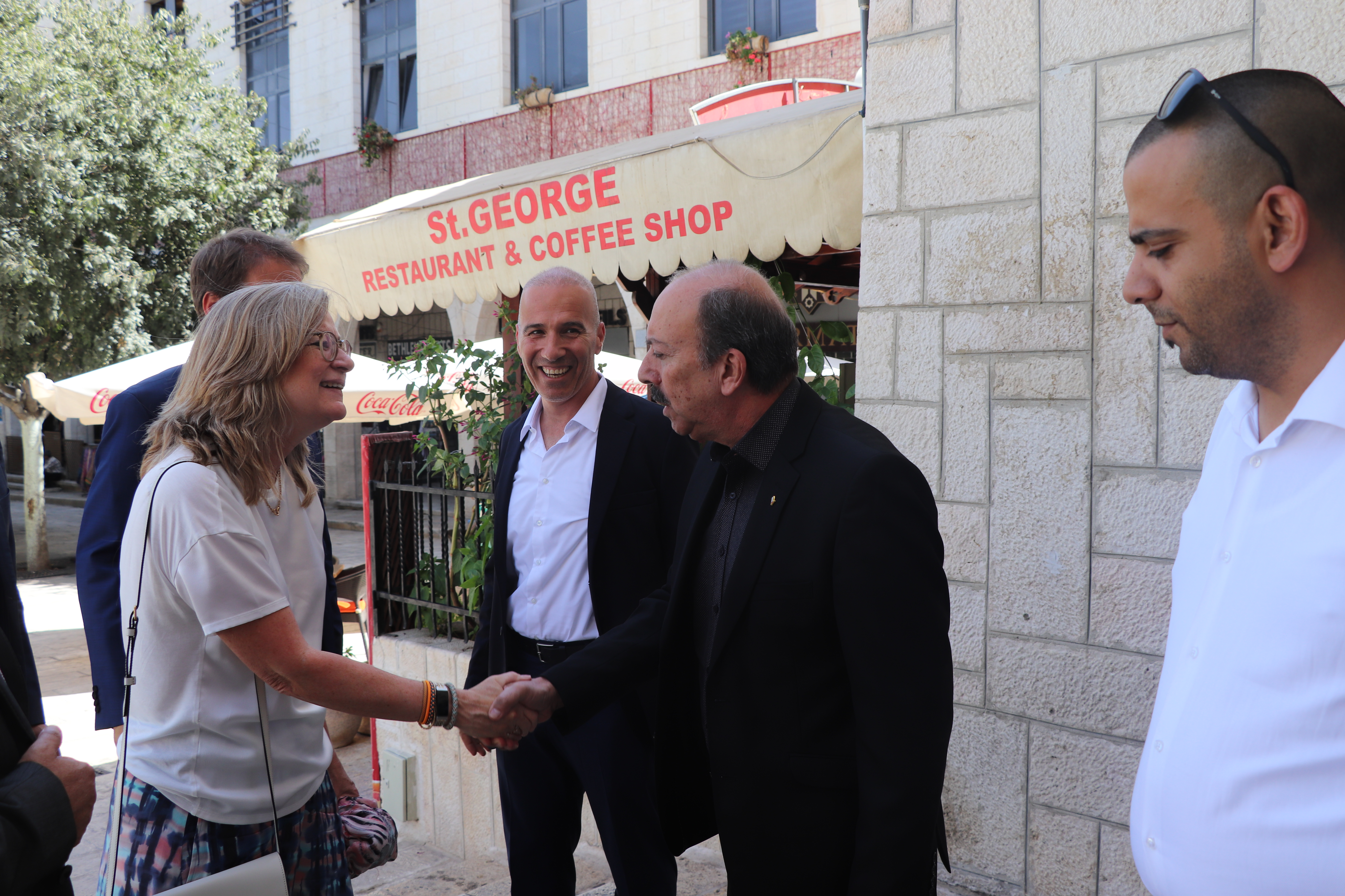 حنانيا يستقبل عضو المجلس التنفيذي في مجموعة بنك الائتمان لإعادة التنمية الألماني في مدينة بيت لحم لمناقشة واقع المدينة واحتياجاتها