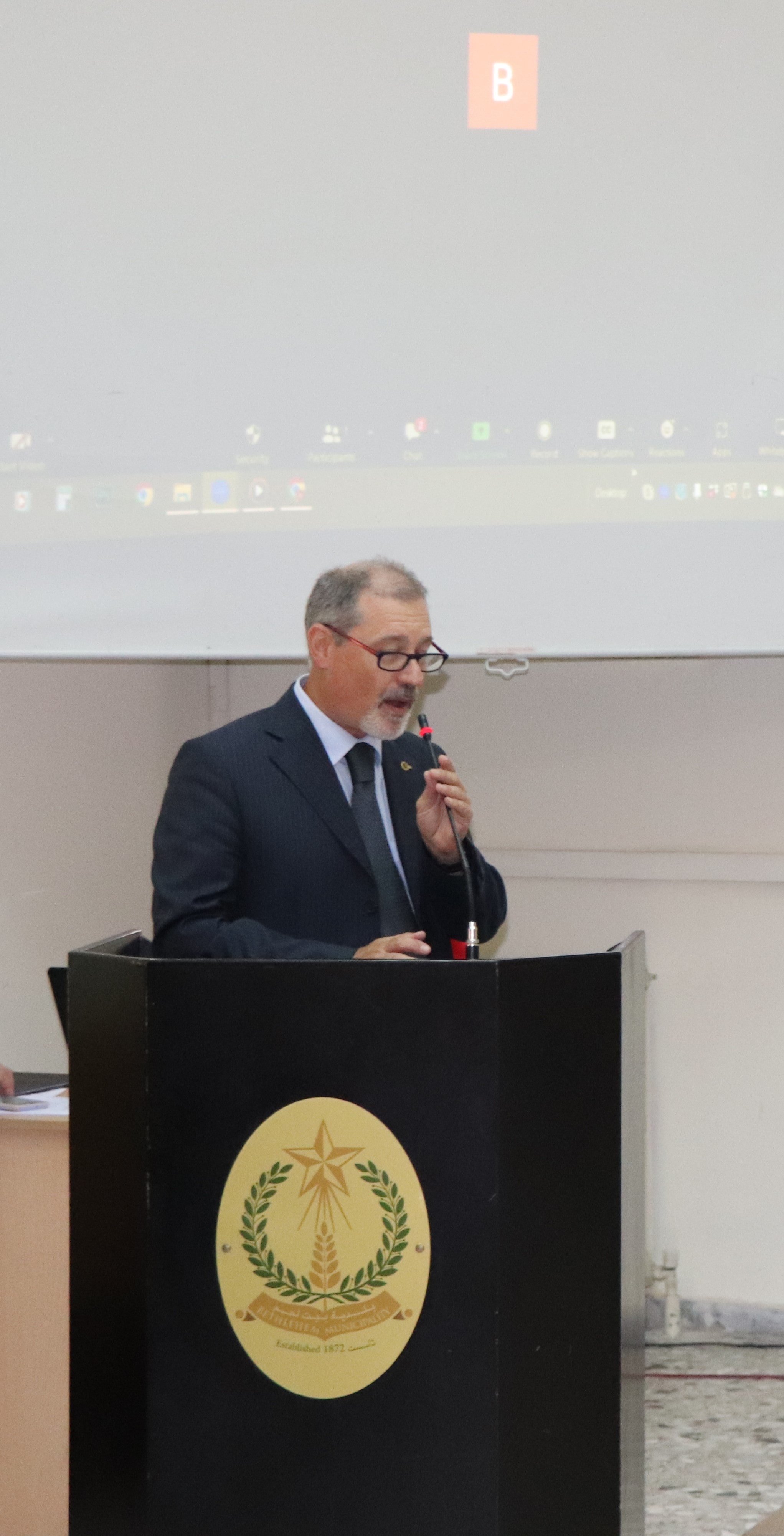 بلديات بيت لحم وغريتشو وآسيزي يحتفلون بتوقيع وثيقة إعلان تمسكهم بمبادئ وقيم السلام واتفاقيتان توأمة بين مؤسسات مدينة بيت لحم وغريتشو