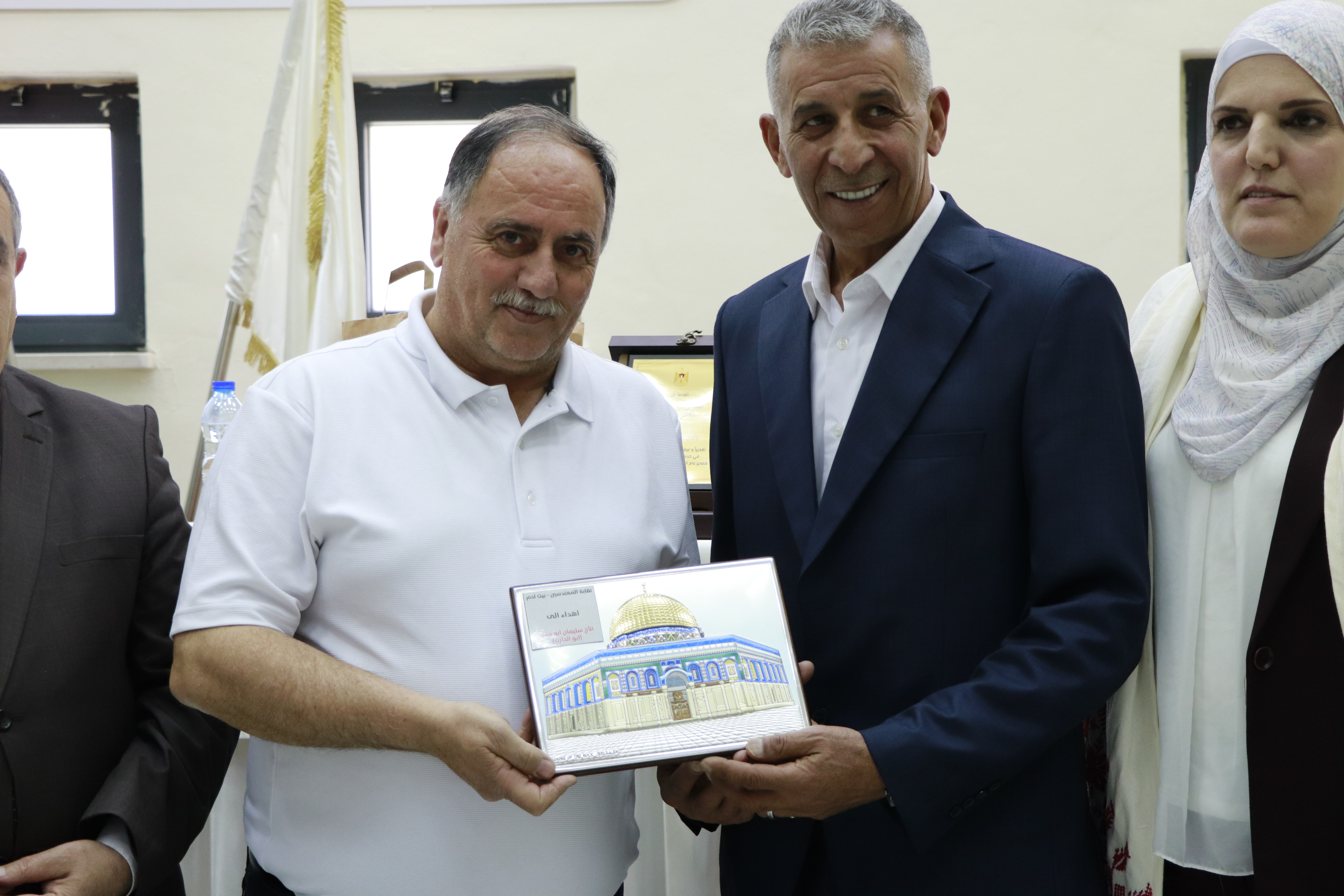 بلدية بيت لحم تحتفل بإنجازات المهندسة أروى أبو الهيجاء وتعلن استقبال المدير الجديد للحكم المحلي سليمان أبو مفرح