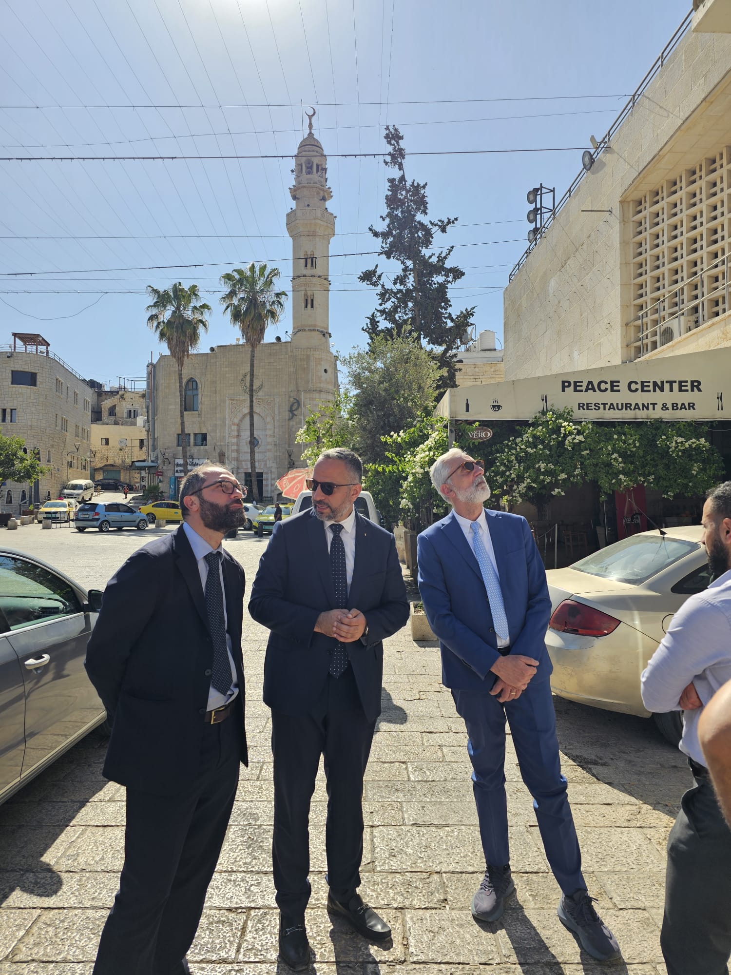 رئيس بلدية بيت لحم يبحث سبل التعاون المشترك مع مدير الوكالة الإيطالية للتعاون الإنمائي