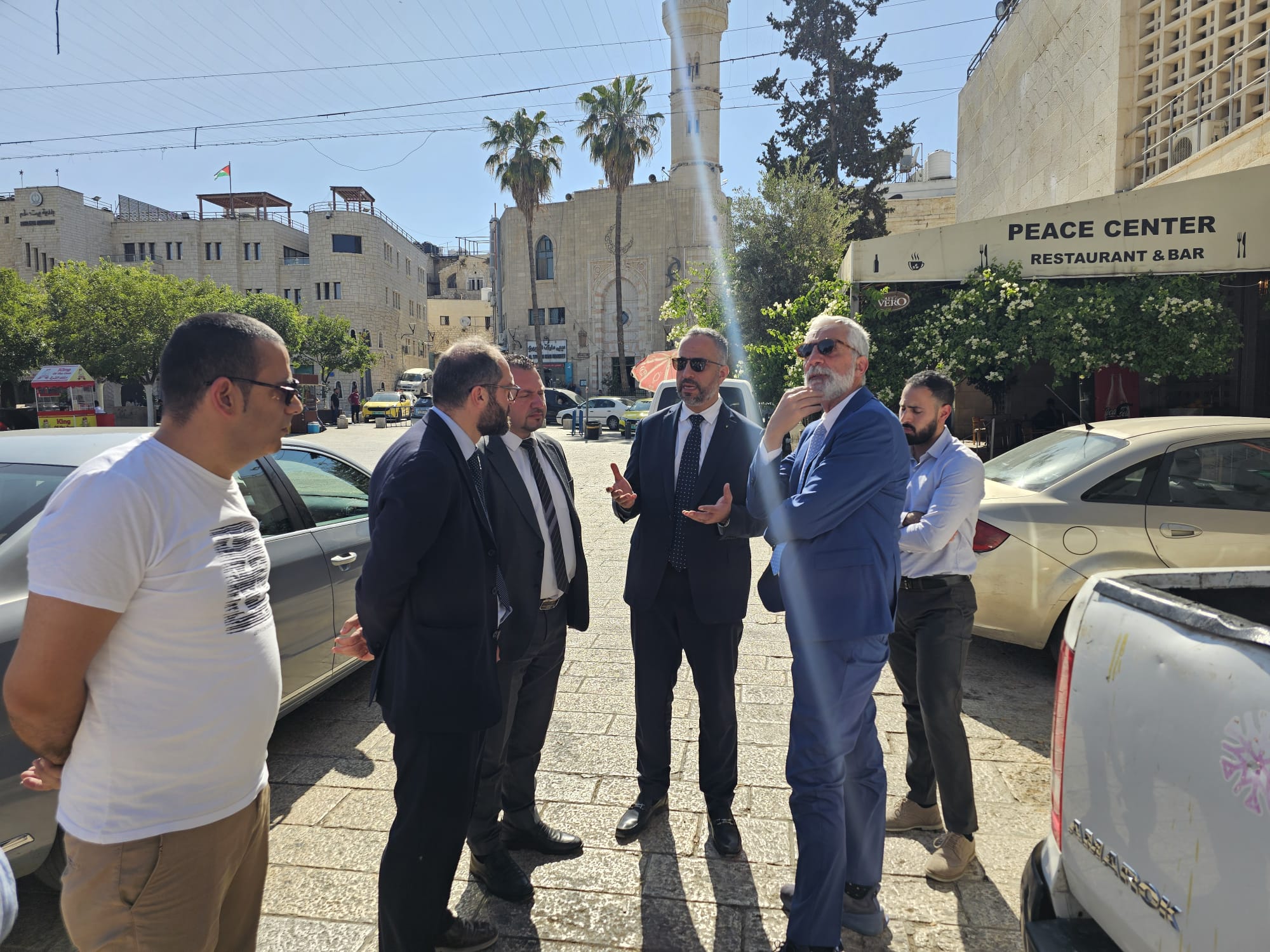 رئيس بلدية بيت لحم يبحث سبل التعاون المشترك مع مدير الوكالة الإيطالية للتعاون الإنمائي