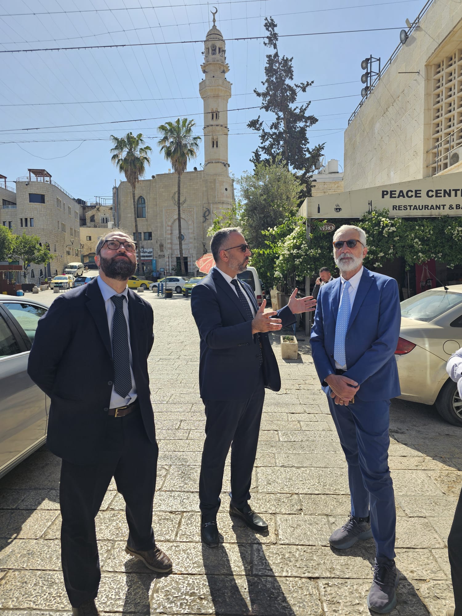 رئيس بلدية بيت لحم يبحث سبل التعاون المشترك مع مدير الوكالة الإيطالية للتعاون الإنمائي