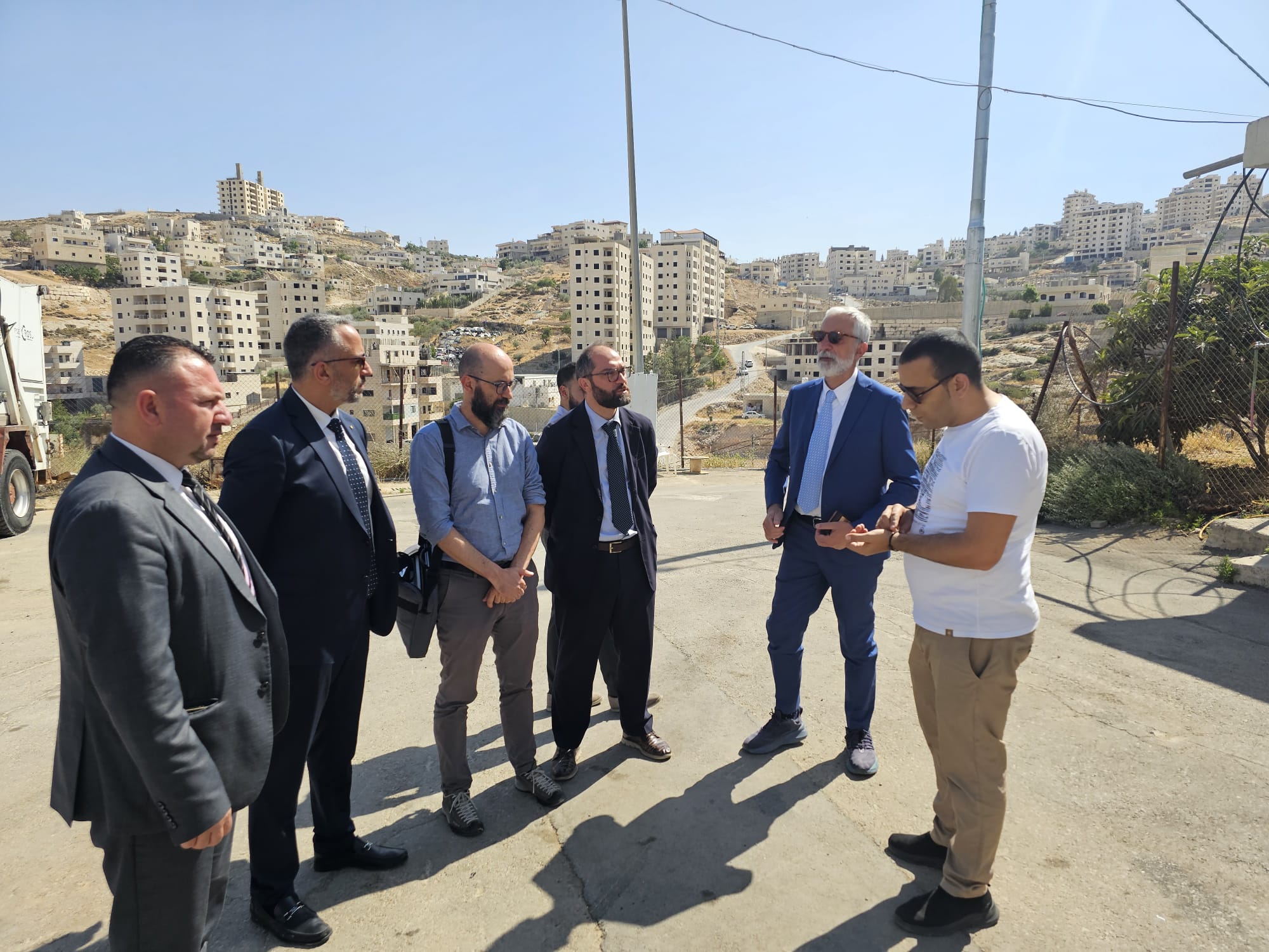 رئيس بلدية بيت لحم يبحث سبل التعاون المشترك مع مدير الوكالة الإيطالية للتعاون الإنمائي