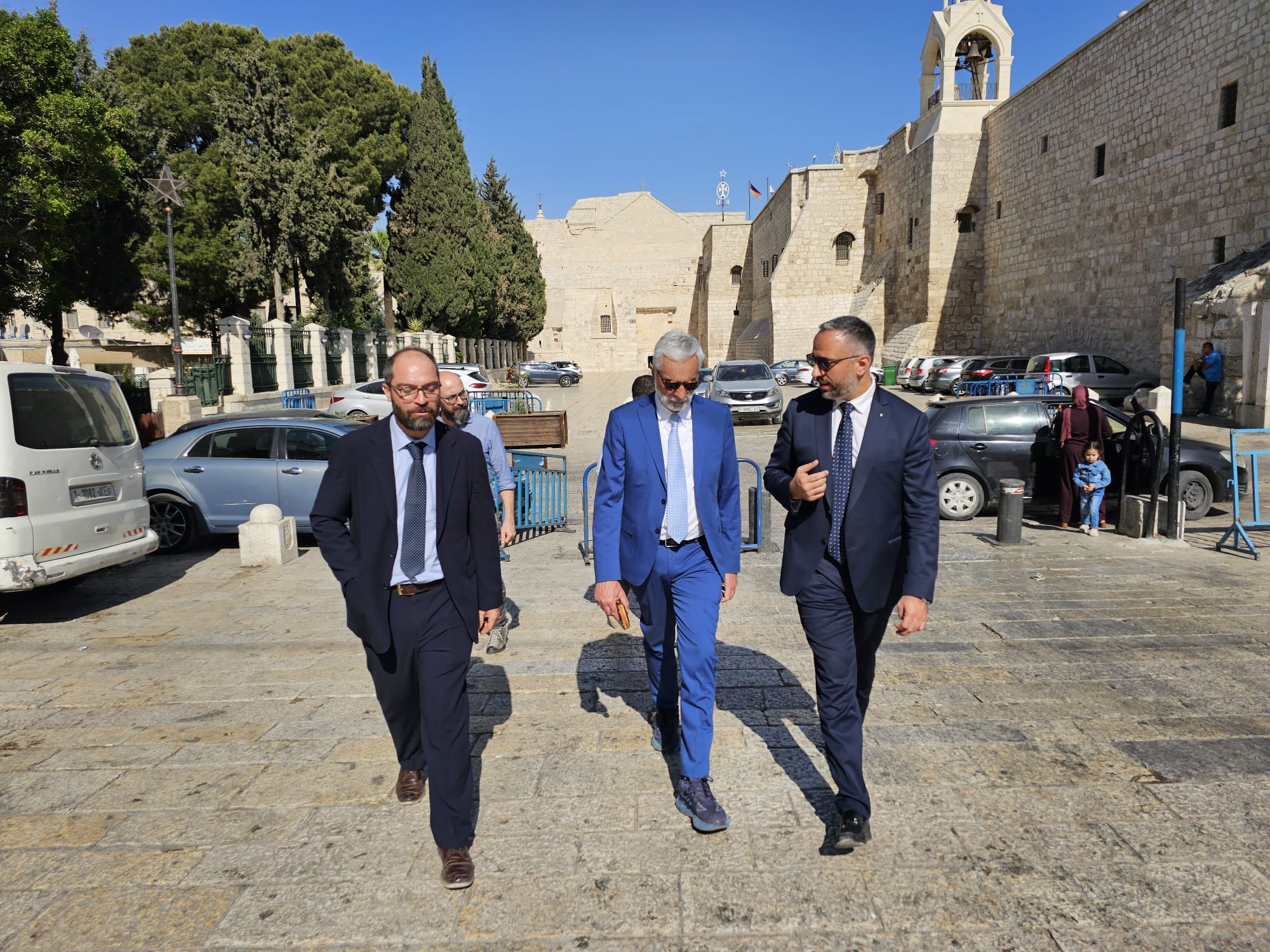 رئيس بلدية بيت لحم يبحث سبل التعاون المشترك مع مدير الوكالة الإيطالية للتعاون الإنمائي