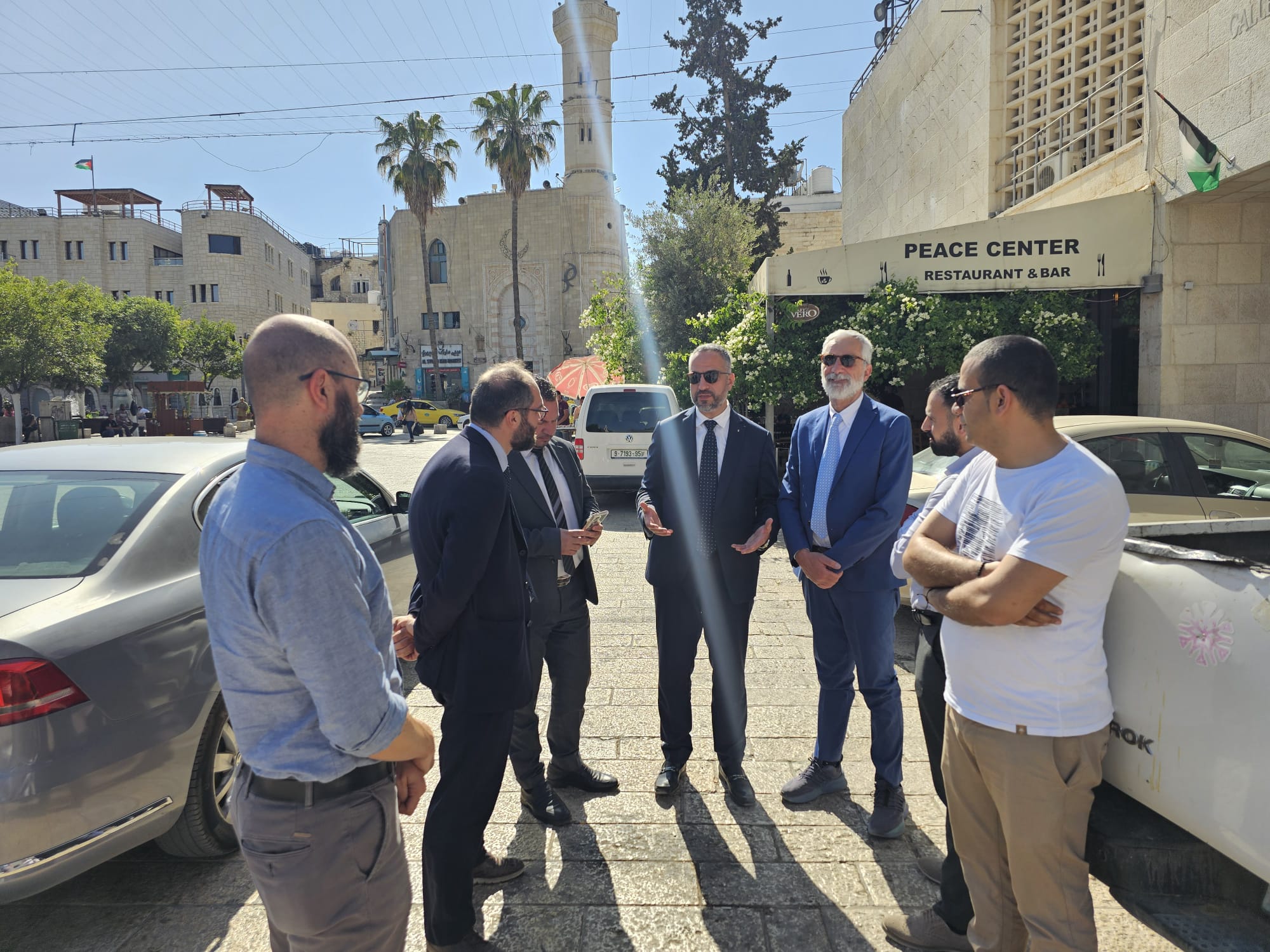 رئيس بلدية بيت لحم يبحث سبل التعاون المشترك مع مدير الوكالة الإيطالية للتعاون الإنمائي