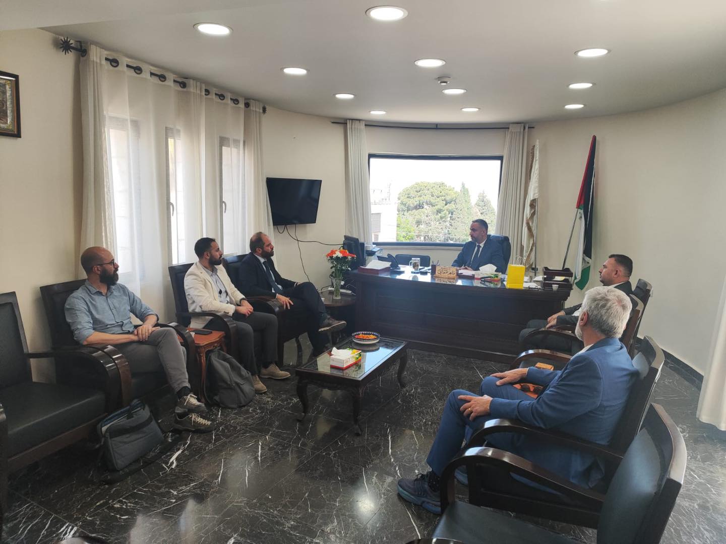 رئيس بلدية بيت لحم يبحث سبل التعاون المشترك مع مدير الوكالة الإيطالية للتعاون الإنمائي