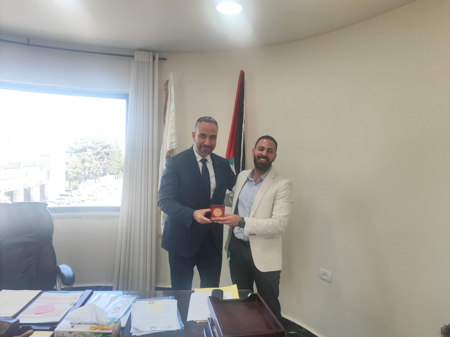 رئيس بلدية بيت لحم يبحث سبل التعاون المشترك مع مدير الوكالة الإيطالية للتعاون الإنمائي