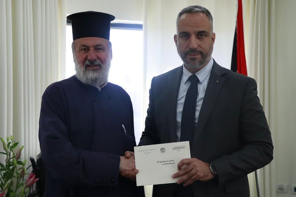 البطريرك ثيوفيلوس الثالث يهنئ رئيس بلدية بيت لحم السيد ماهر نيقولا قنواتي