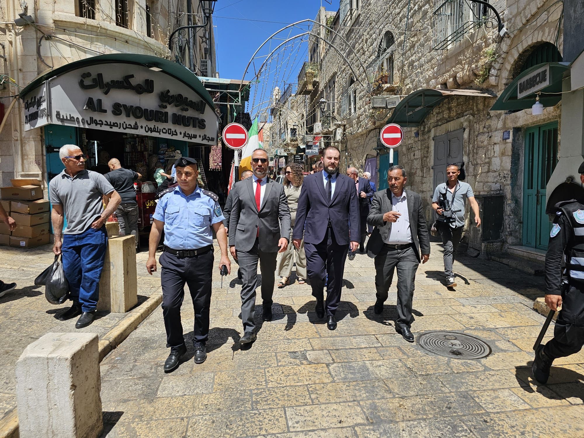 وزير المصالحة والتعاون الإقليمي في صربيا يزور بيت لحم: تأكيد على دعم القضية الفلسطينية وتعزيز العلاقات الثنائية