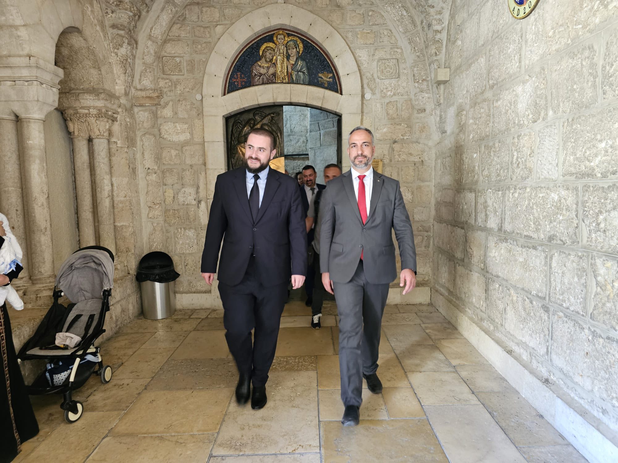 وزير المصالحة والتعاون الإقليمي في صربيا يزور بيت لحم: تأكيد على دعم القضية الفلسطينية وتعزيز العلاقات الثنائية