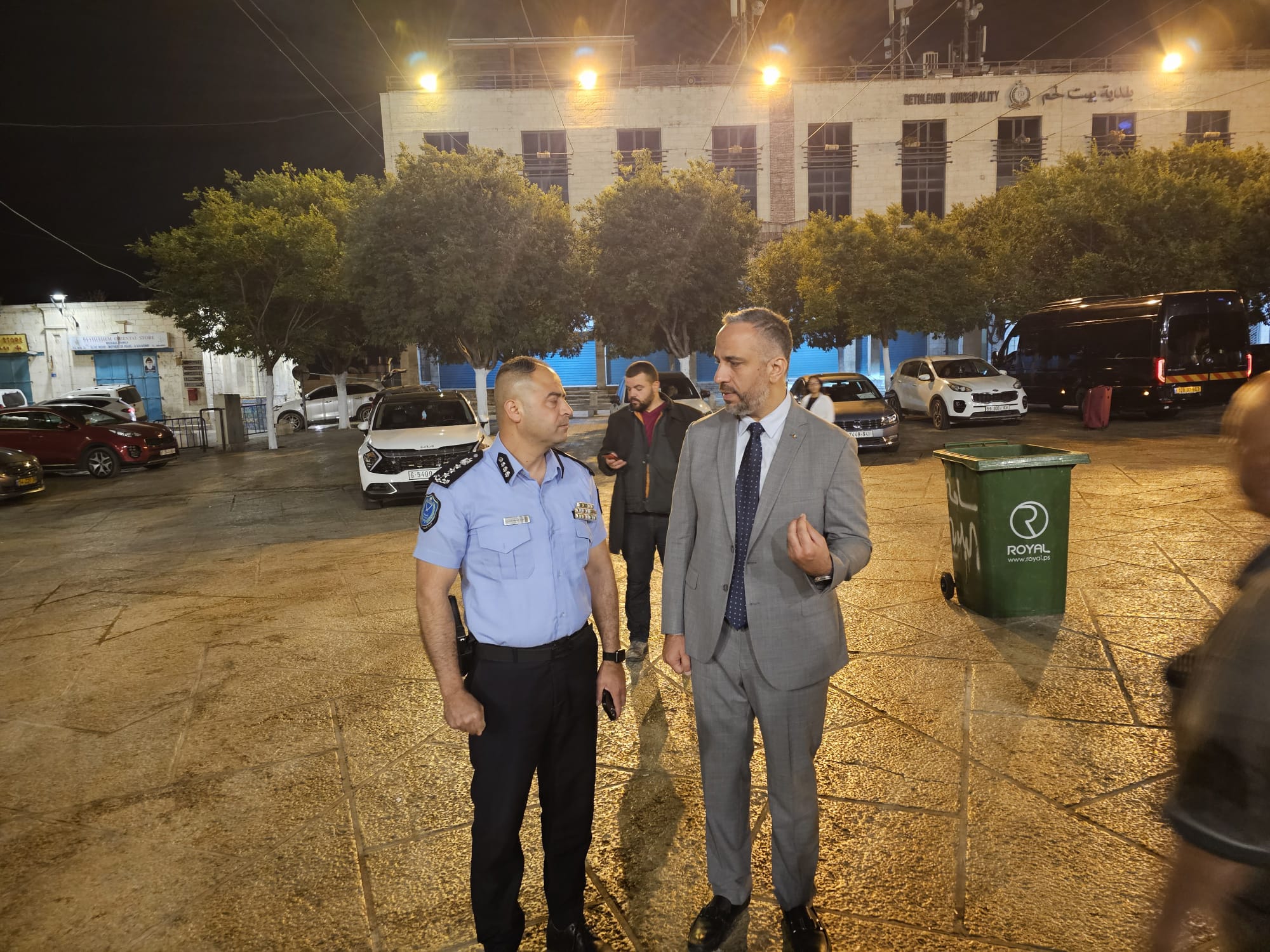 بمشاركة رئيس البلدية والمحافظ: توديع حجاج بيت لحم من ساحة المهد